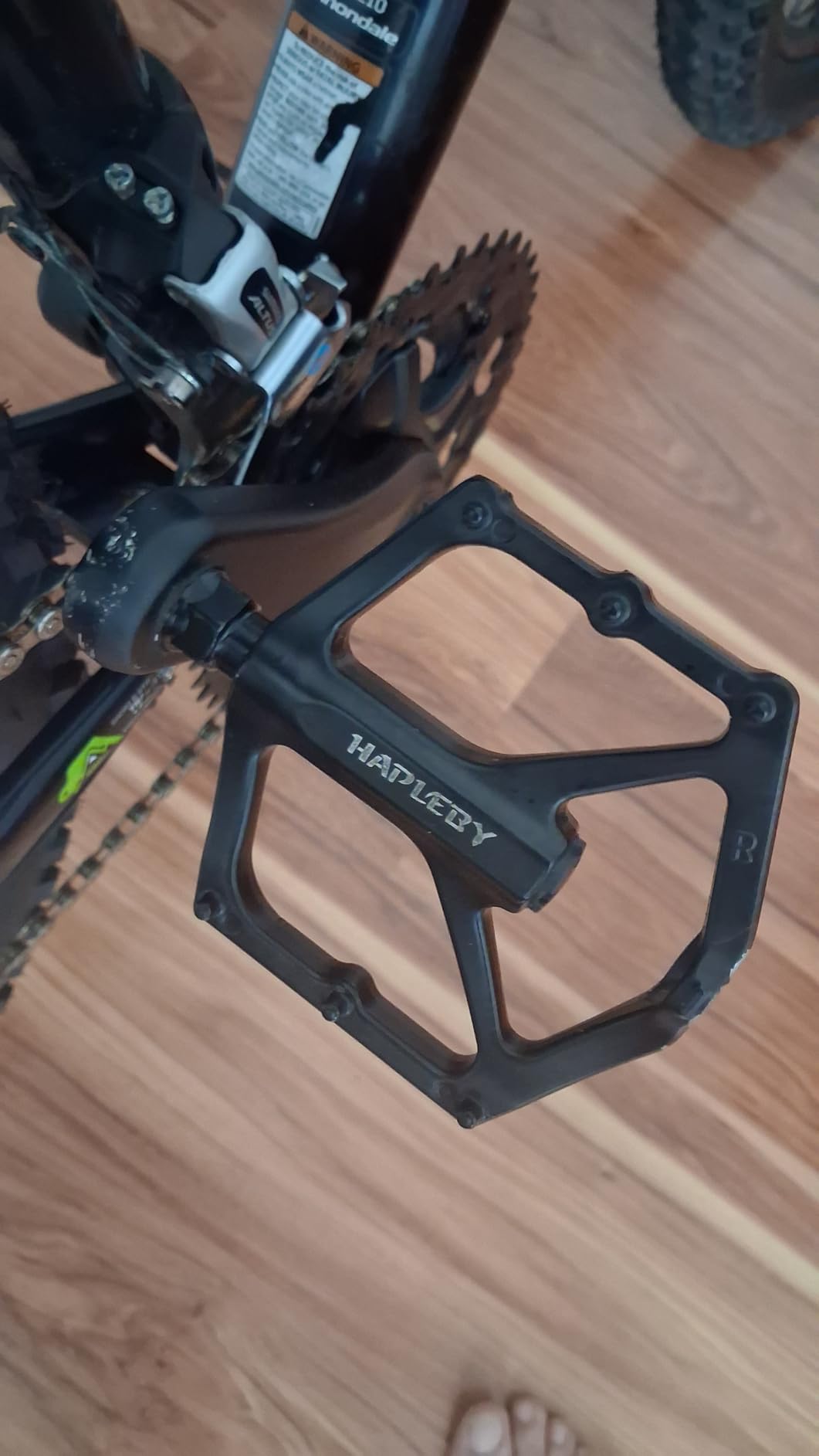 Hapleby Premium Bike Pedals 9/16 Inch, Professional Mountain and Road Bike Flat Pedal with 2 Sealed Bearings customer photo 2