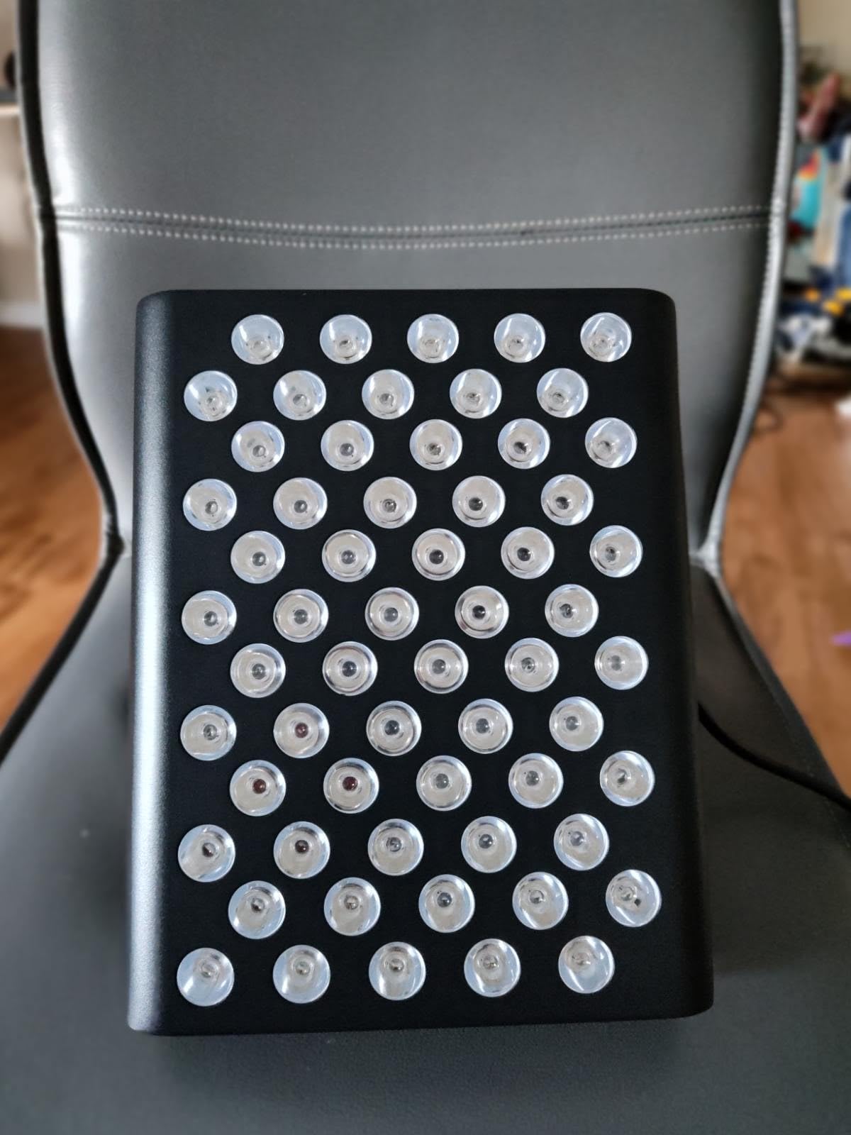 LifePro Red Light Therapy for Body Panel - 90 & 120 Dual Chip LEDs - 660nm & 850nm Near Infrared Full Body Red Light Therapy Panel customer photo 1
