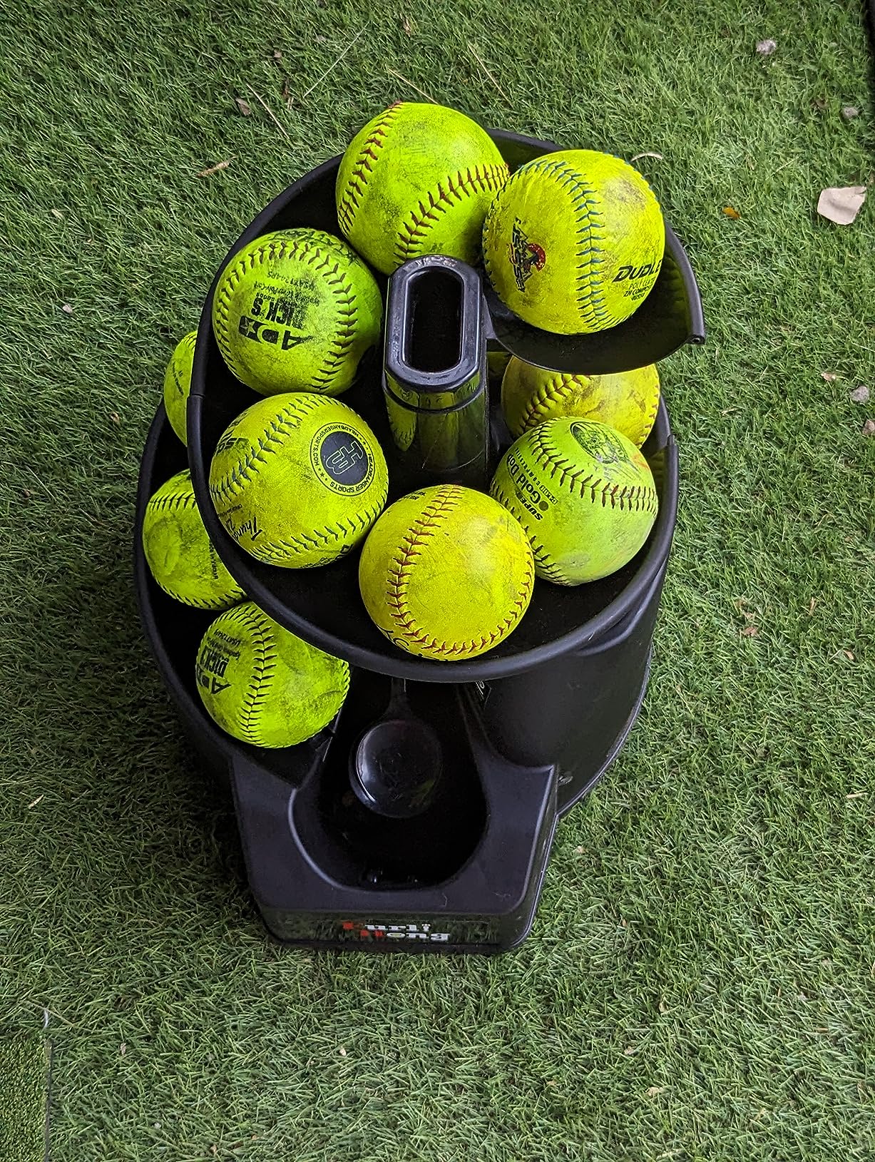 Furlihong 6902BHA Rechargeable Baseball/Softball Toss Machine with Extendable Ball Stacker customer photo 1