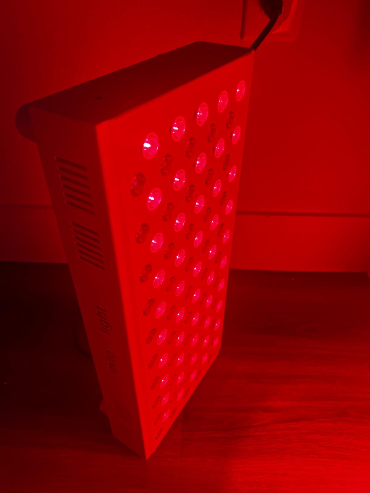 Mito Red Light MitoMID 2.0 Red Light Panel - Red Light & Near Infrared Red Light Therapy - At-Home Red Light Therapy for Body customer photo 2