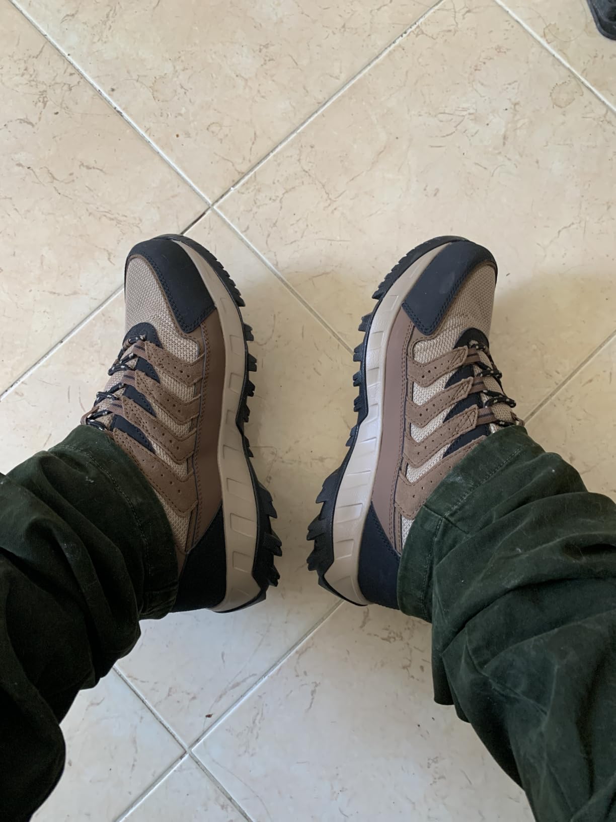 Columbia Men's Strata Trail Mid Waterproof Hiking Boots customer photo 2