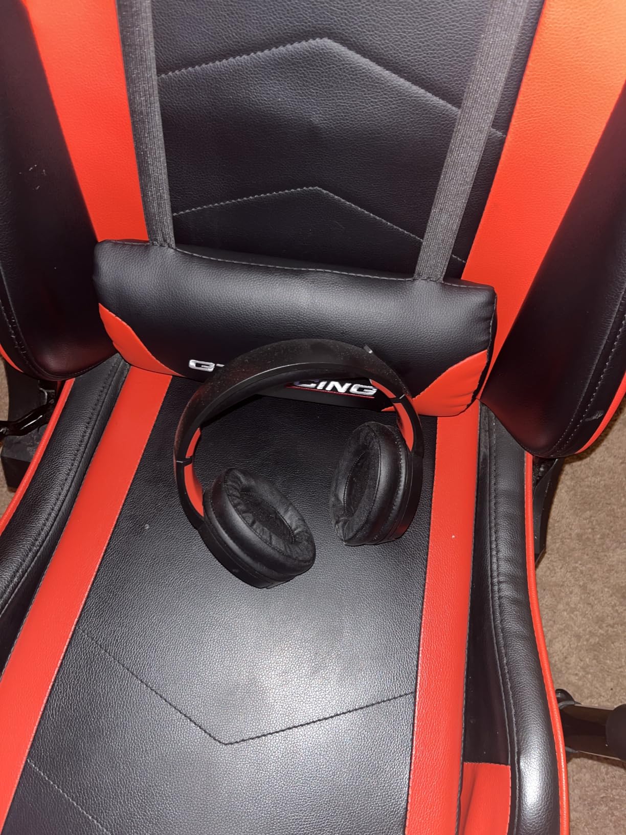 acer Wireless Gaming Headset, PS5 Headset with 2.4GHz for Ps5, Ps4, PC, Switch, Bluetooth 5.3 + 100Hrs Gaming Headphones with Noise Canceling Mic for Laptop, Mobile, Mac, 50mm Drivers (Red) customer photo 1