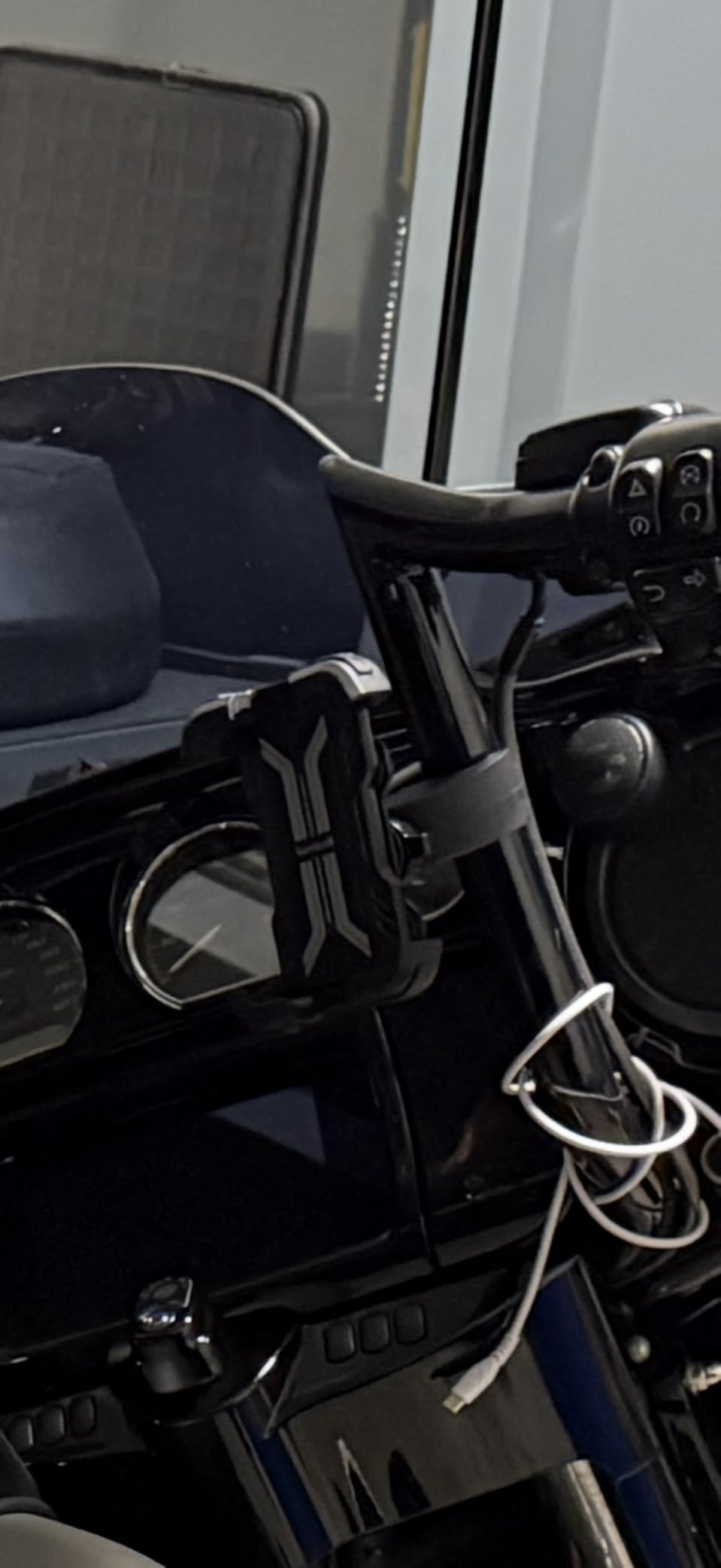 Lamicall Motorcycle Phone Mount Holder - Dual Vibration Dampener, Upgrade Handlebar Clip, Motorcycle Cell Phone Holder, Bike Phone Mount for iPhone 16 15 14 Pro Max, 4.7-6.7 Phones customer photo 1