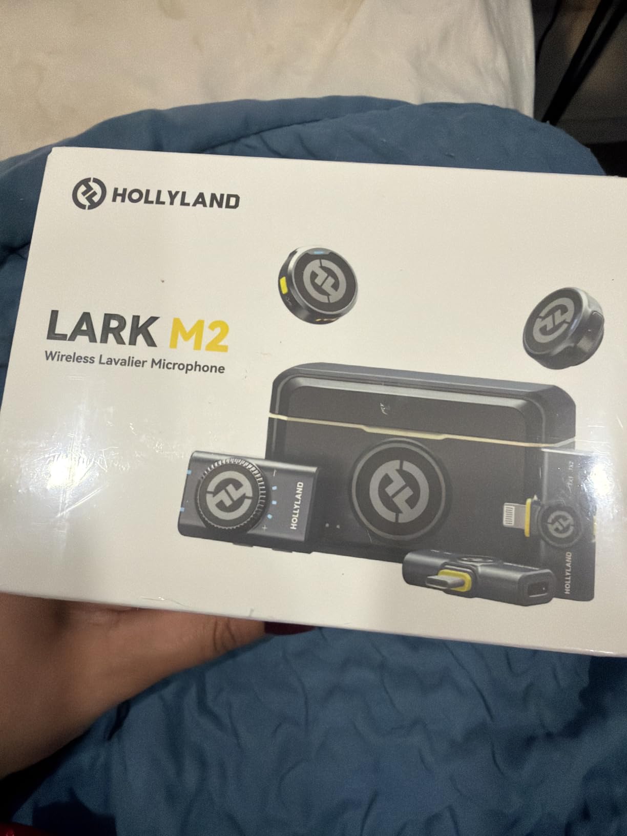 Hollyland Lark M2 Wireless Microphone for iPhone/Camera/Android/PC, 48kHz/24-bit High Fidelity Audio, 300m Range, Noise Cancelling, 40h Use, YouTube, Vlog, Streaming (2TX + 3RX + Charging Case) customer photo 1