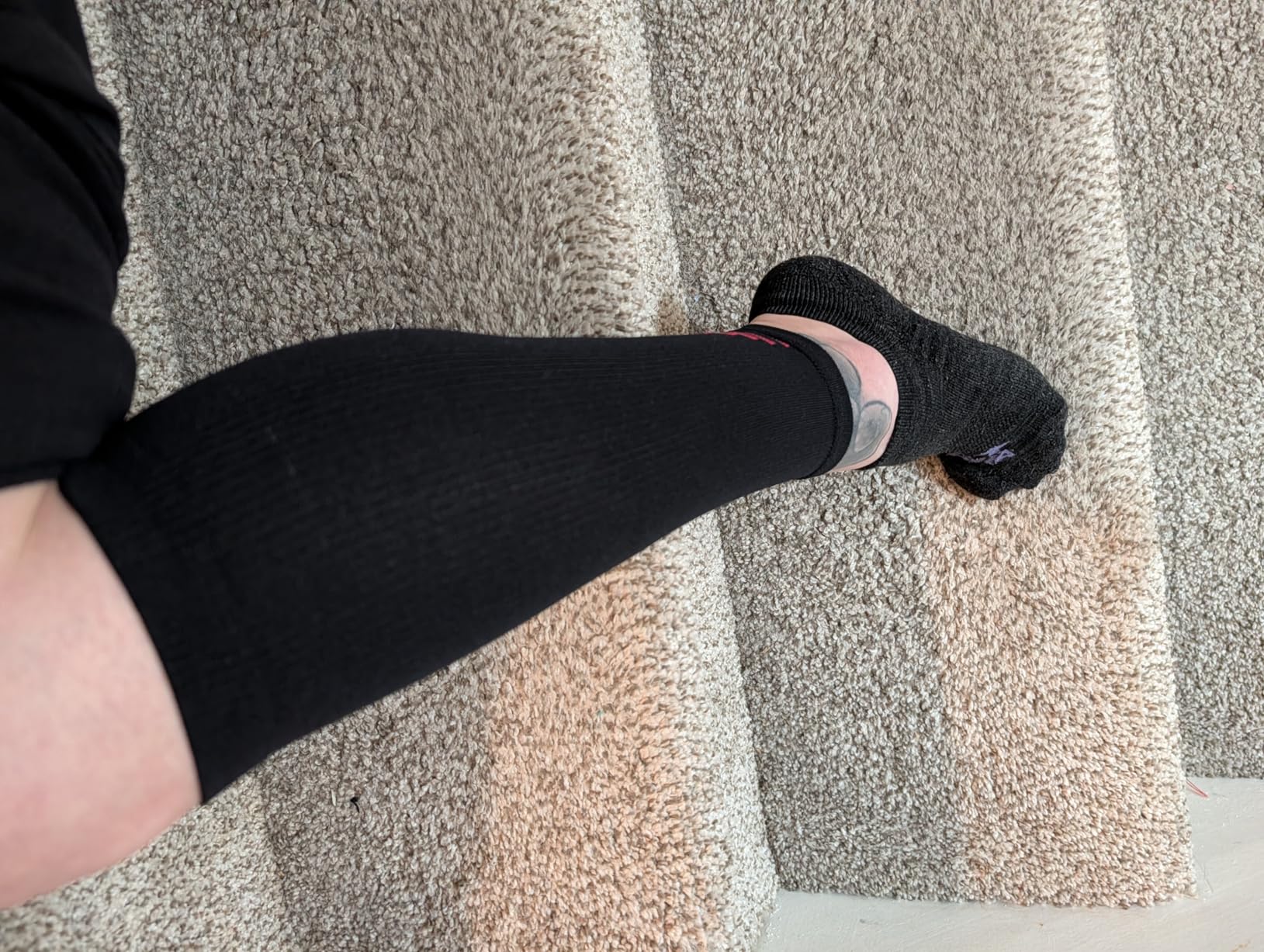 Fittest Pro Calf Compression Sleeves and Leg Wraps for Shin Splint Support, Pain Relief for Running, Basketball, Cycling customer photo 1