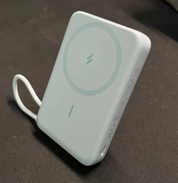Anker Zolo Magnetic Power Bank, 10,000mAh 30W Wireless Portable Charger | Built-In Right-Angle USB-C Cable, Adjustable Stand, Compact Design, for iPhone 17 / 16 / 15 Series, AirPods, and More customer photo 1