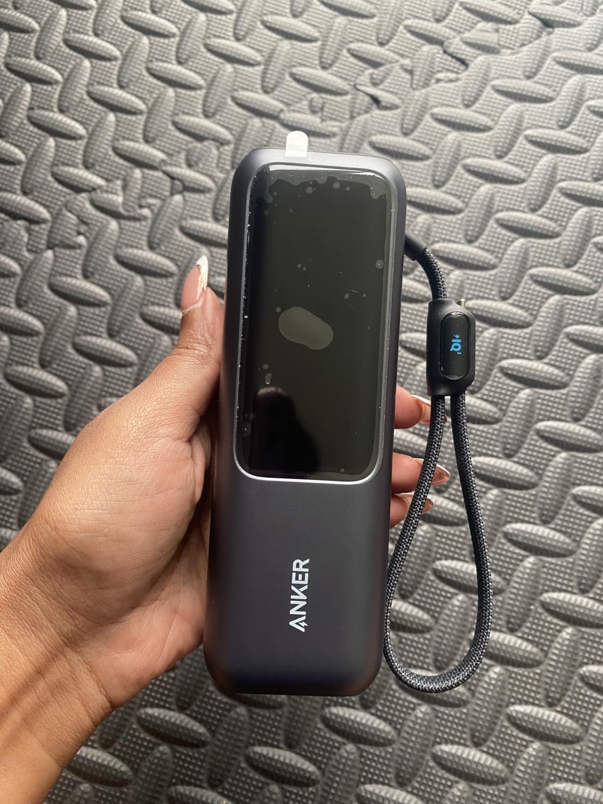 Anker Laptop Power Bank, 25,000mAh Portable Charger with 165W Total Output, 3 USB-C Ports (100W Max Each), Built-in Retractable Cables, Flight-Ready, for iPhone 17/16 Series, MacBook, Samsung, and More customer photo 2