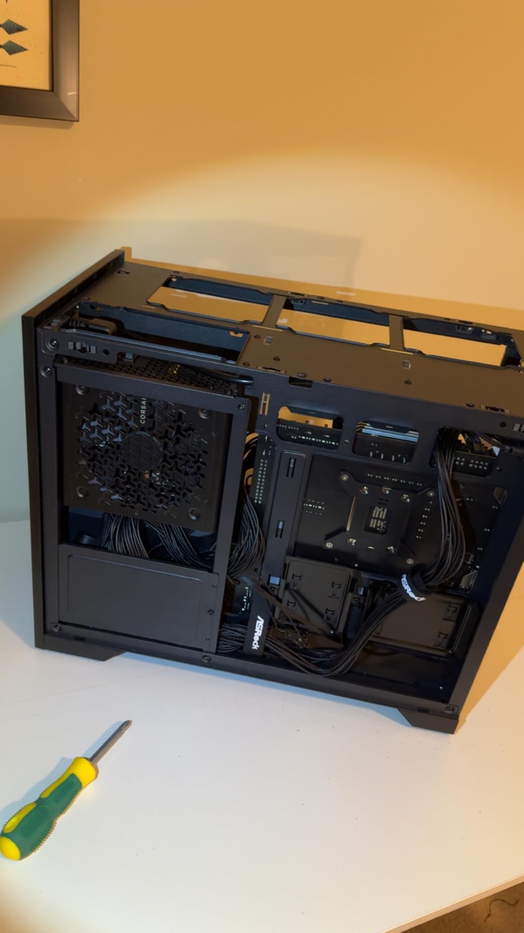 CORSAIR RM850e (2025) ATX 3.1 PCIe 5.1 Ready 850W Power Supply – Black customer photo 2