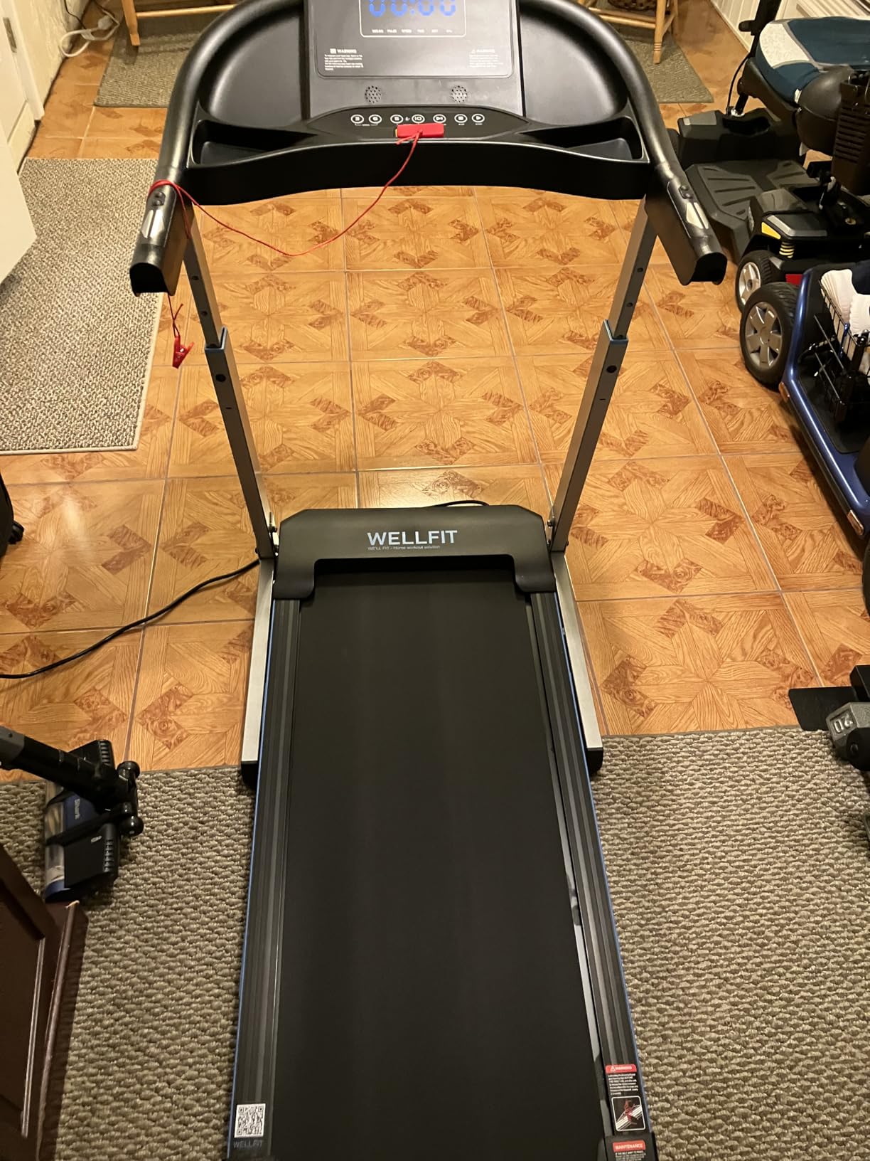 WELLFIT Home Treadmills 400+LBS Capacity, 4.0HP Heavy Duty Treadmill 15% Auto Incline Climb Running, Foldable Treadmill with Handrail customer photo 2