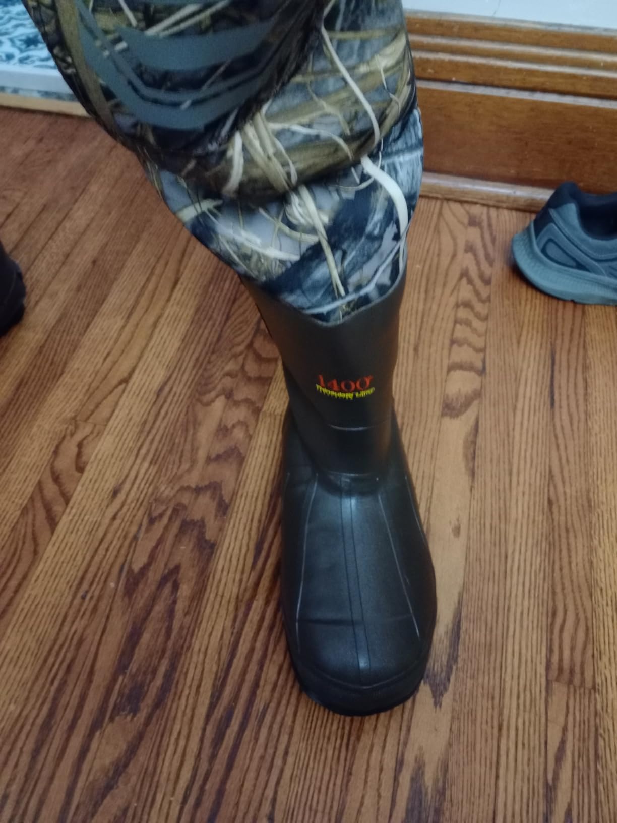 HISEA Hunting Waders with 1400G Insulated Boots, 5.5mm Neoprene Chest Wader for Men, Waterproof Camo Bootfoot Fishing Waders customer photo 1