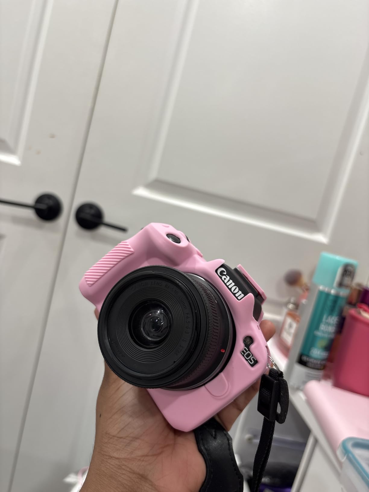 Canon EOS R50 Mirrorless Camera Kit - APS-C RF Camera with 18-45mm Lens, 4K Video, Dual Pixel AF II & Vari-Angle Touchscreen (5811C012) + Shoulder Bag + 64GB Memory Card customer photo 2