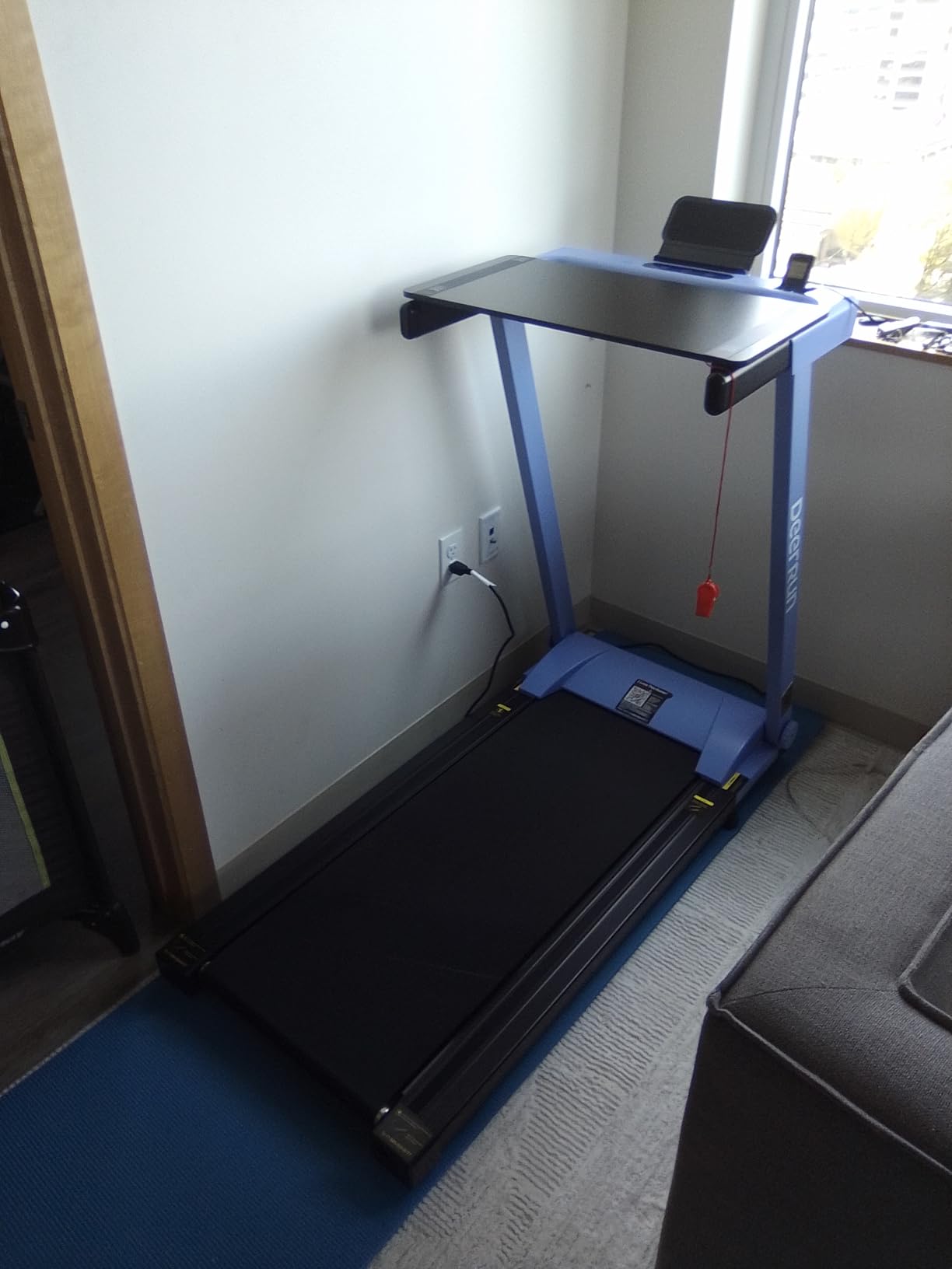 DeerRun Foldable Treadmill for Home with 6% Manual Incline & Handlebar, Compact Folding Walking Pad Treadmill for Walking, Jogging & Running, 0.6-7.5 MPH, 300 lb Capacity, App & Remote Control customer photo 1