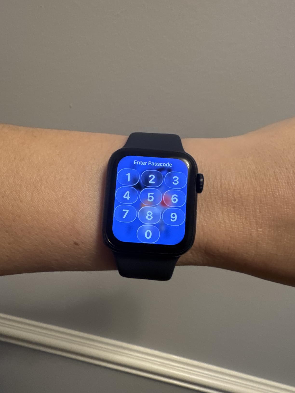 Apple Watch SE 3 [GPS 44mm] Smartwatch with Midnight Aluminum Case with Midnight Sport Band - M/L. Fitness and Sleep Trackers, Heart Rate Monitor, Always-On Display, Water Resistant customer photo 2