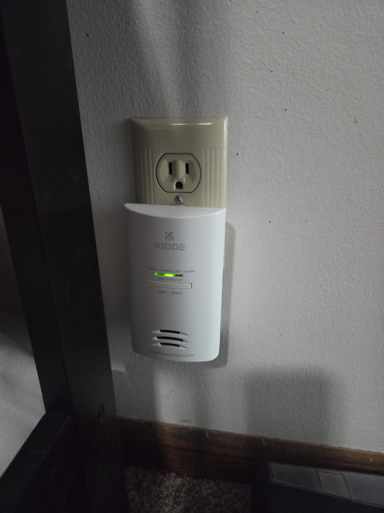 Kidde Carbon Monoxide Detector, Plug-in Carbon Monoxide Detector with AA Battery Backup, 85 dB Alarm, Rotating Plug, LED Status Light Indicators, 5th Edition, COP customer photo 1