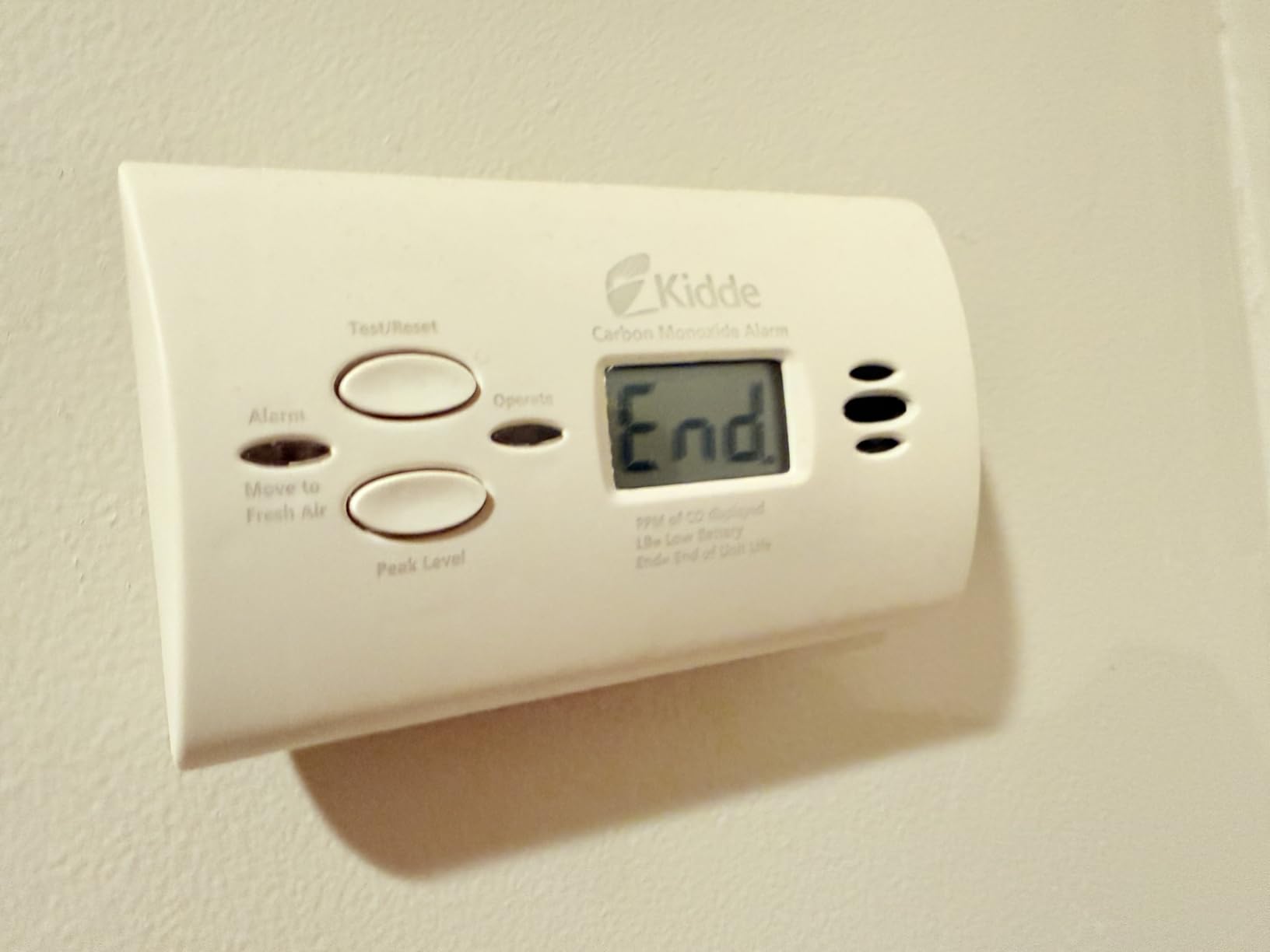 Kidde Carbon Monoxide Detector, AA Battery Powered, Digital Backlit Display, Portable for Travel or Home, LED Status Indicators, 85 dB Alarm, 5th Edition, COBD customer photo 1