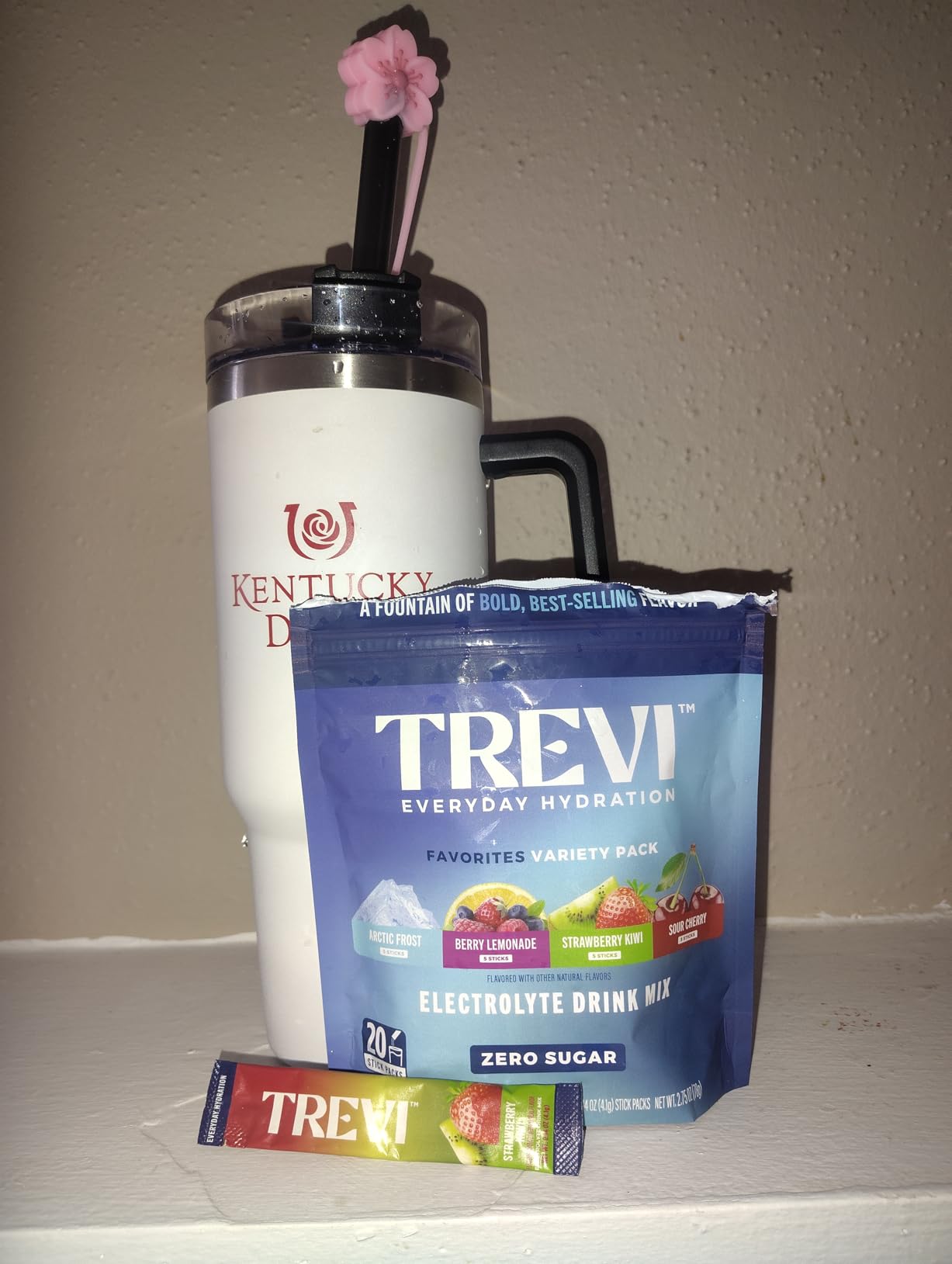 TREVI Everyday Sugar Free Electrolytes - Essential Drink Mix Hydration Powder Packets - 20 Count - Favorites Variety Pack - Sour Cherry, Strawberry Kiwi, Berry Lemonade, Arctic Frost customer photo 2