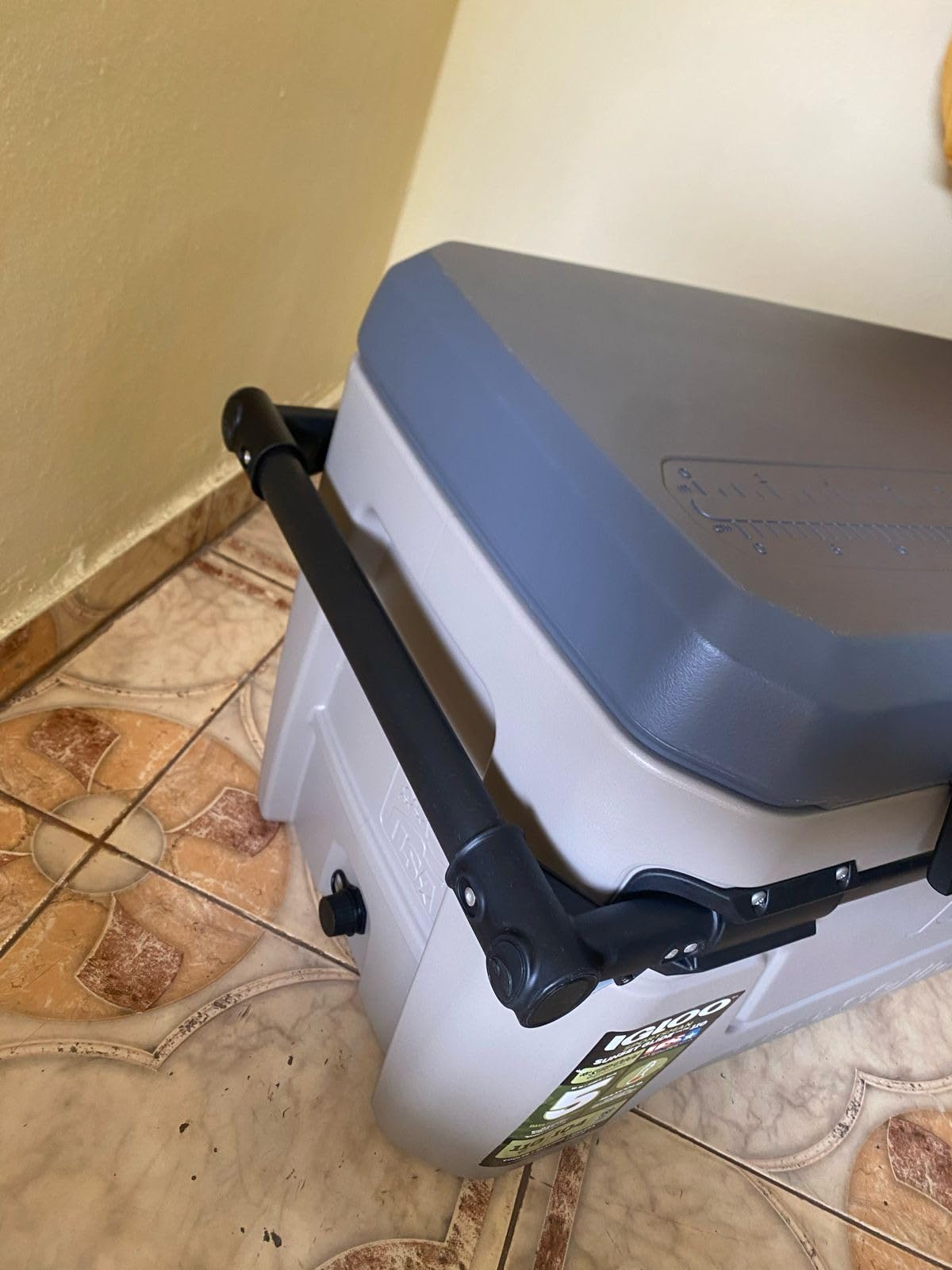 Igloo Maxcold Glide 110Qt Wheeled Cooler | Insulated Hard Shell Ice Chest customer photo 1