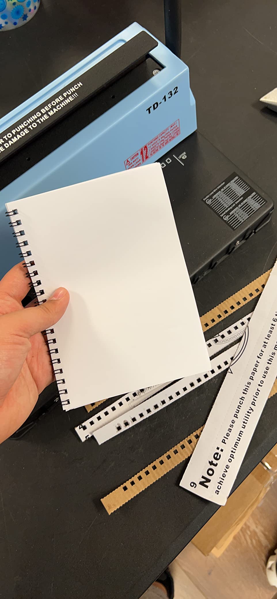 RAYSON TD-132 3:1 Wire Binding Machine, 12-Sheet Punch, 120-Sheet Capacity | 32-hole Letter-size punching with 2.5, 3.5, and 4.5 mm margins; binding capacity varies by margin and paper thickness. customer photo 1