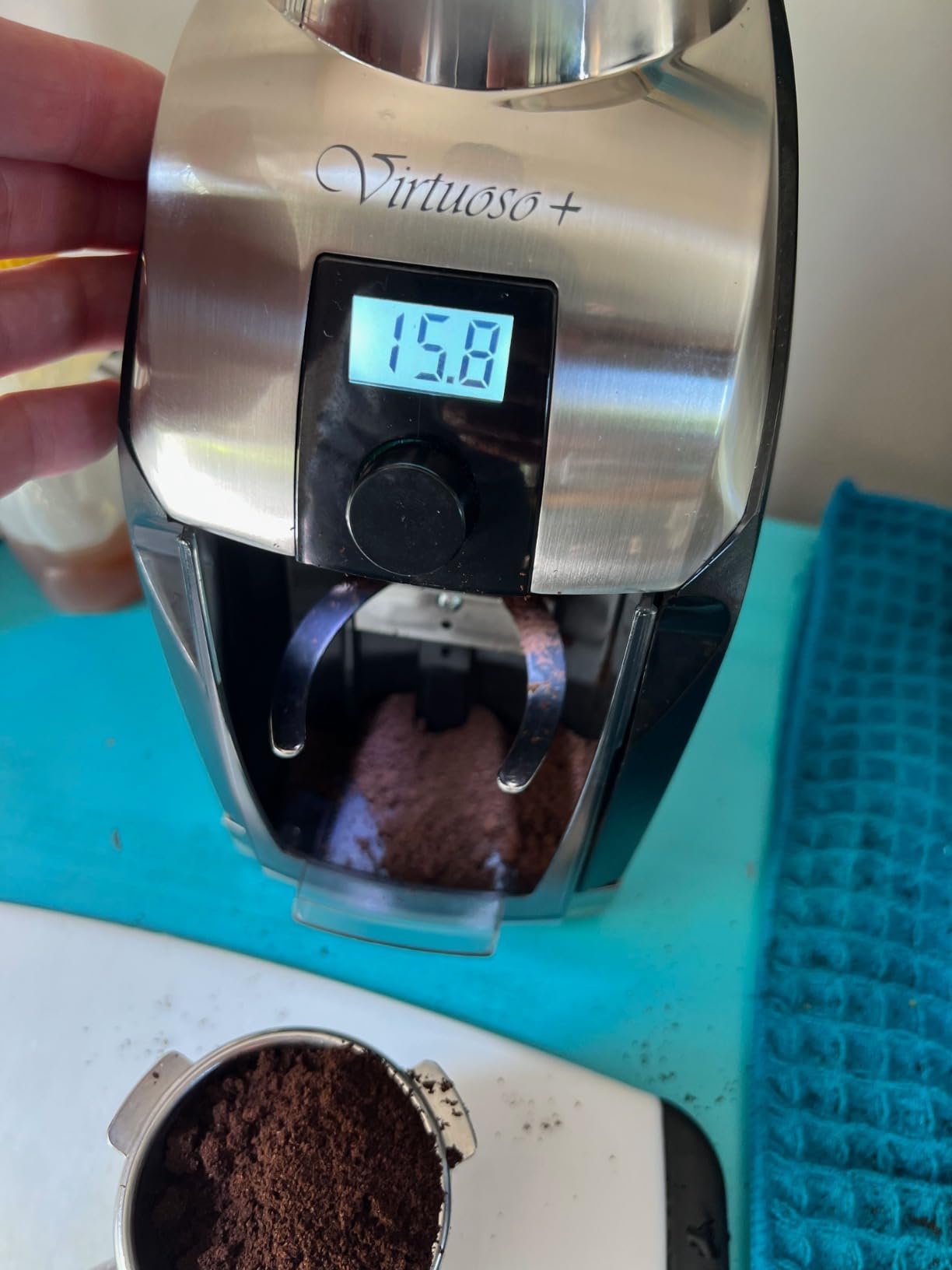 Baratza Virtuoso+ Coffee Grinder ZCG587BLK, Black | 40 grind settings give you access to an extensive range of brew methods, including espresso, French press and more customer photo 1