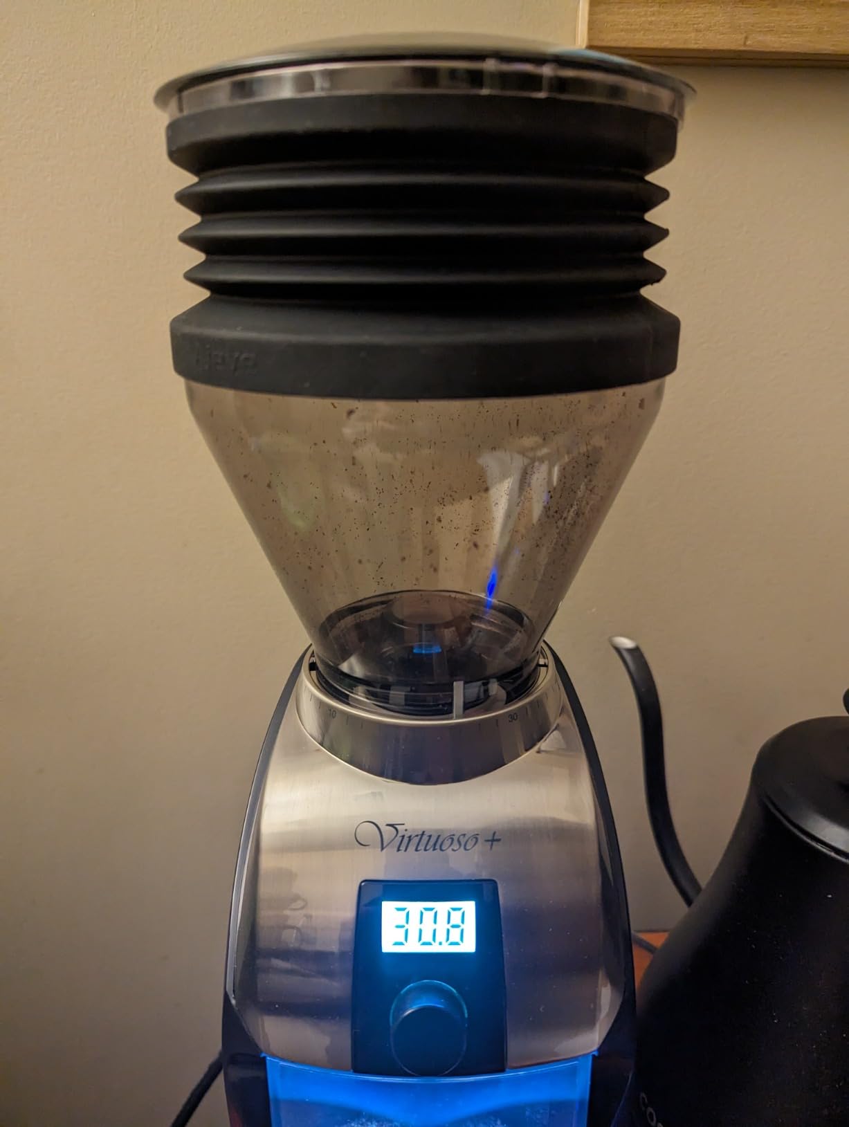 Baratza Virtuoso+ Coffee Grinder ZCG587BLK, Black | 40 grind settings give you access to an extensive range of brew methods, including espresso, French press and more customer photo 2
