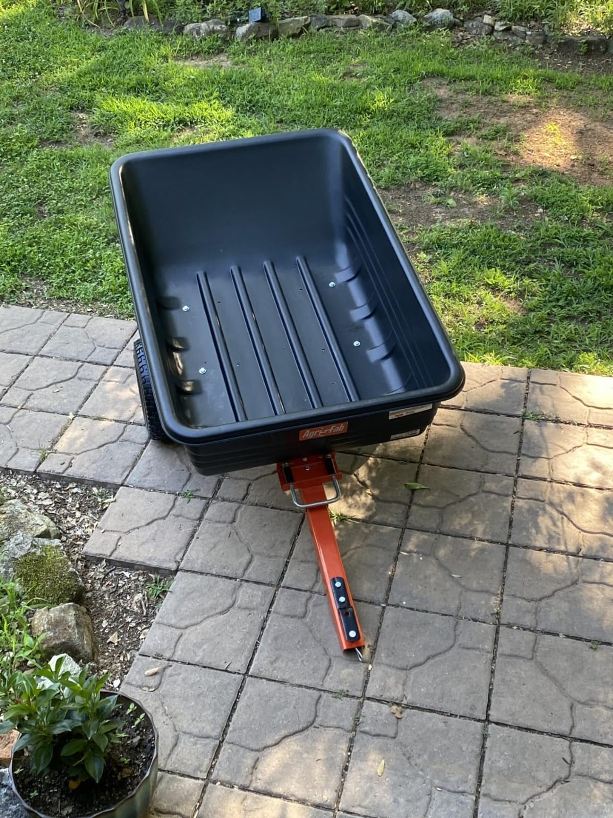Agri-Fab Tow Behind Poly Dump Swivel Cart for Lawn Tractors and Mowers, 700 lb Capacity, 12 Cu Ft Utility Trailer customer photo 2