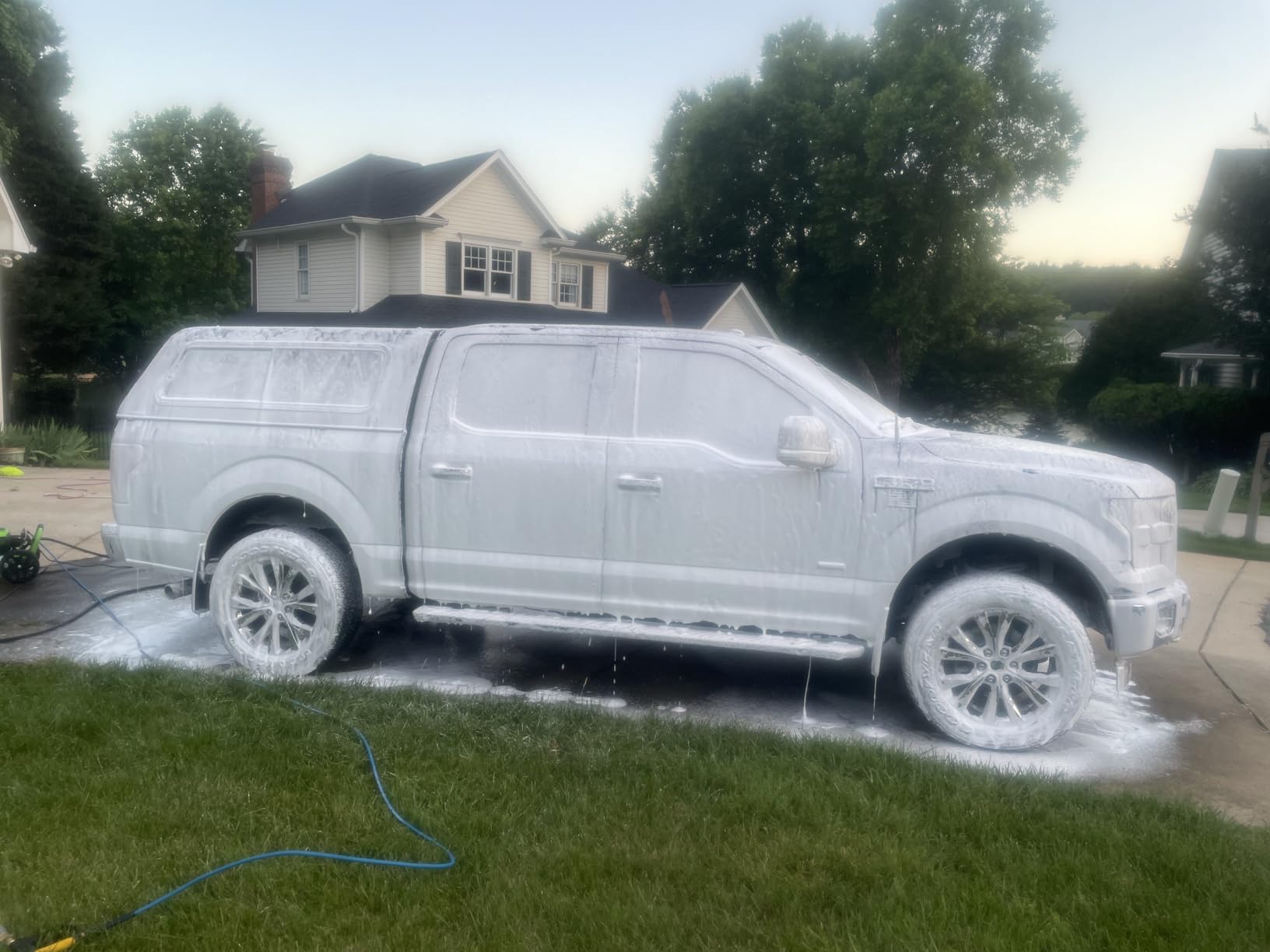 Chemical Guys, Big Mouth Max Foam Cannon for Pressure Washers, 34 oz Bottle | Thick clinging shaving-cream foam, wide-mouth fill, adjustable nozzle and stainless fittings for cars and home customer photo 1