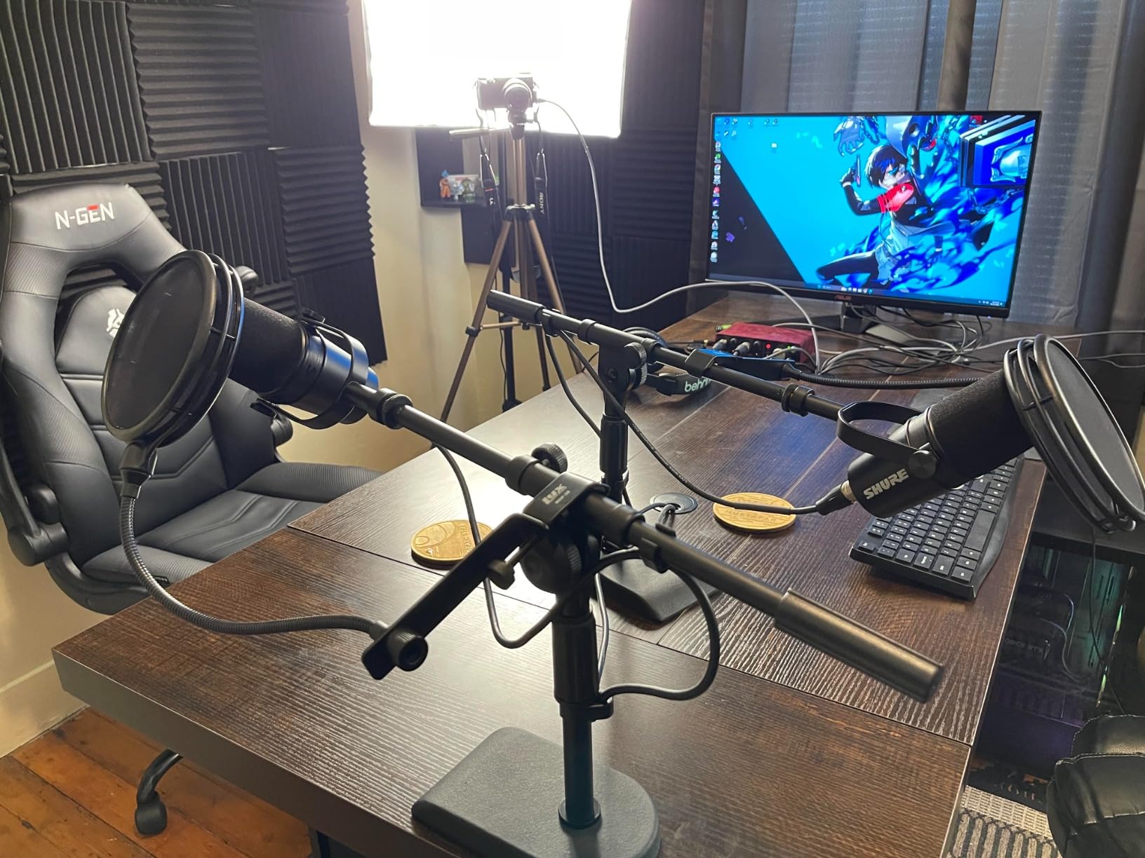 Shure MV7X XLR Dynamic Podcast & Recording Microphone - Black customer photo 1