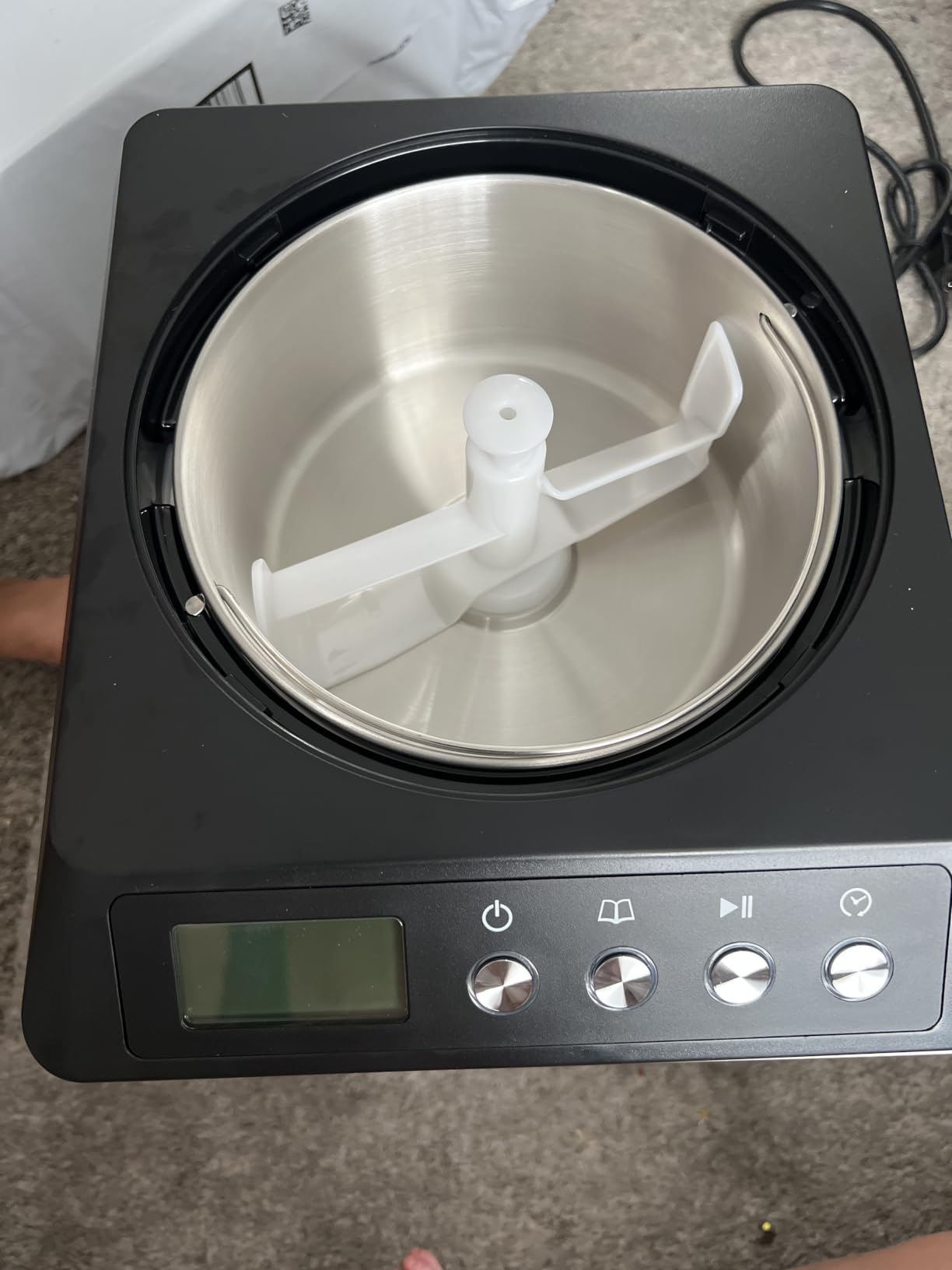Whynter Ice Cream Maker with Compressor & Timer, 1.28 Qt, White, ICM-128WS | Built In Compressor, No Pre Freezing Needed, LCD Display and Timer, Fresh Homemade Frozen Treats, Trusted Whynter Quality customer photo 2