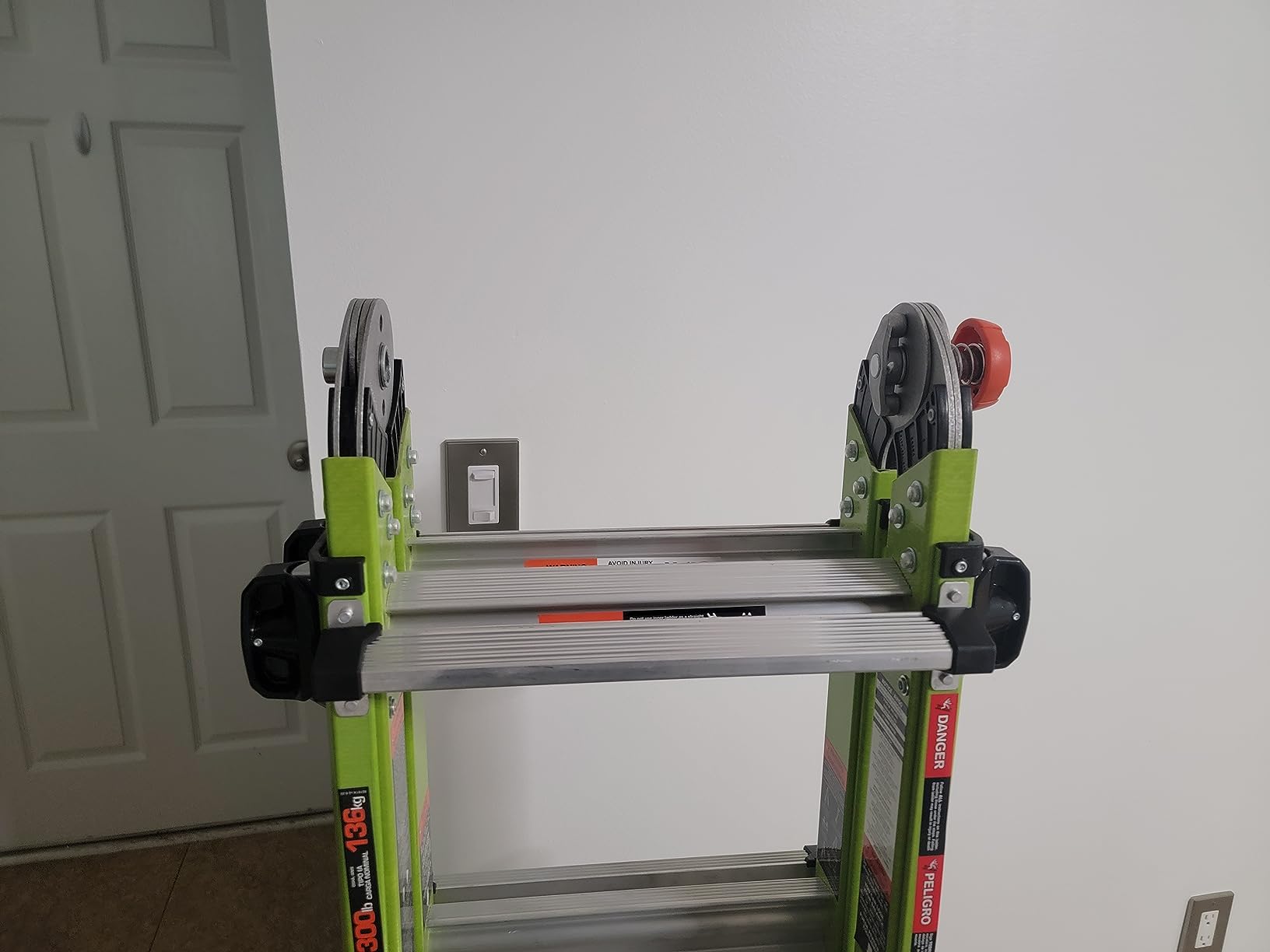 Little Giant Ladder Systems Dark Horse 2.0, M17, 17ft Multi-Position Ladder, Fiberglass, Type 1A, 300 lbs Weight Rating (16117-001) customer photo 2
