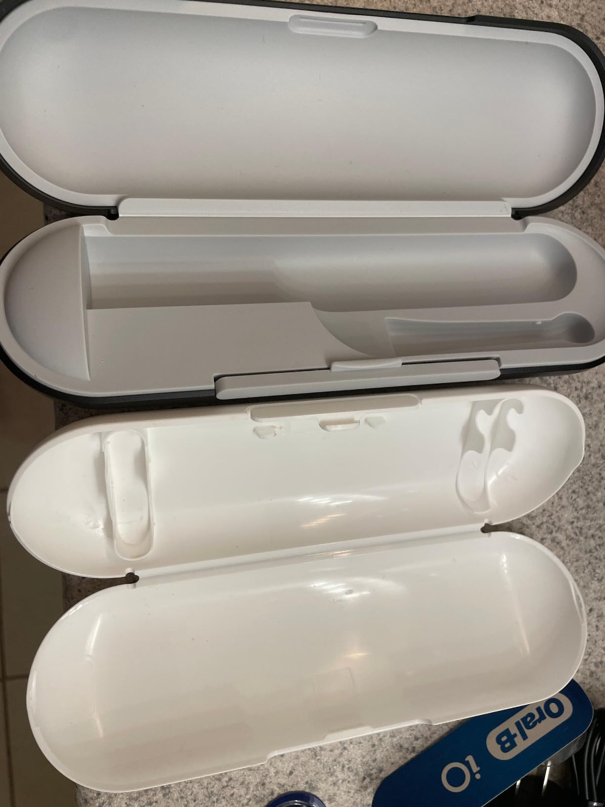 Oral-B iO Series 9 Electric Toothbrush with 4 Brush Heads, Aqua Alabaster customer photo 1