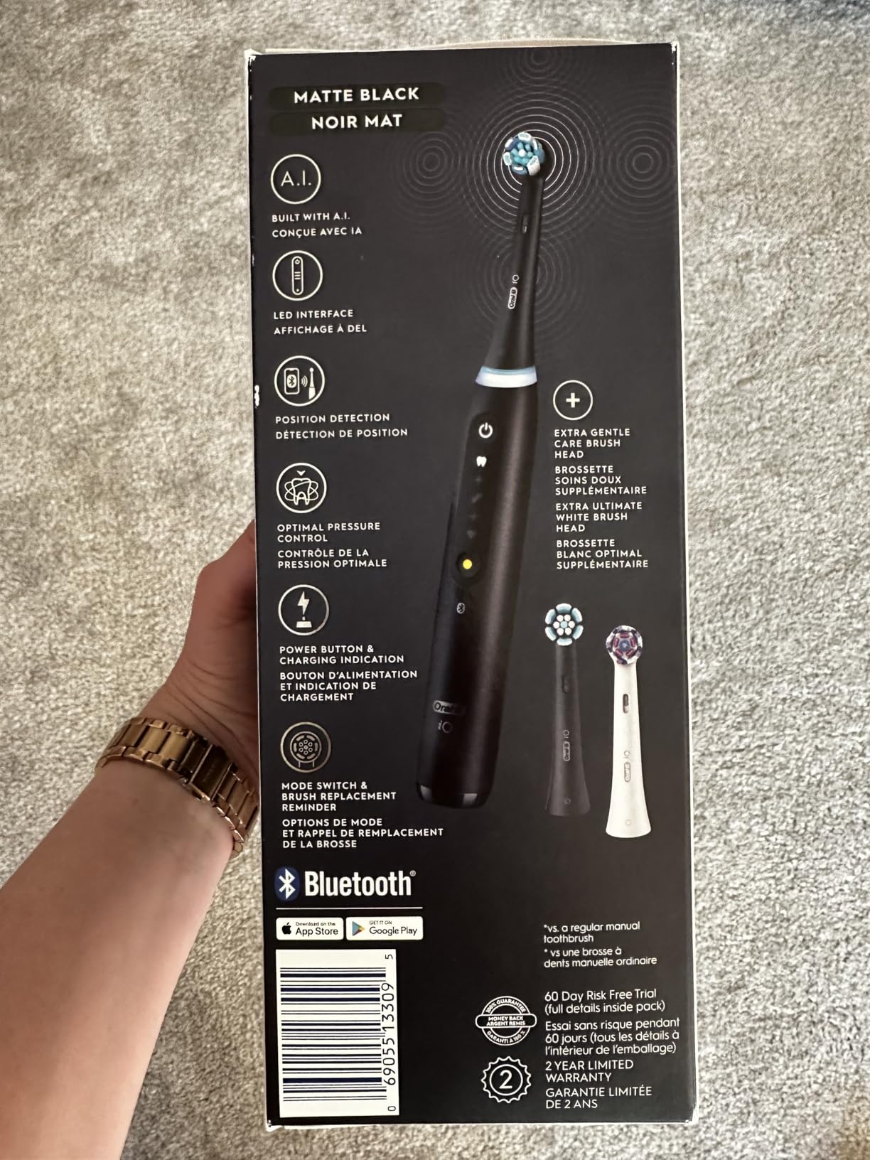 Oral-B Rechargeable Electric Toothbrush, iO5 Limited Deep Clean & Whiten, 5 Cleaning Modes, Visual Pressure Sensor to Protect Gums, Travel Case, 3 Brush Heads, Black customer photo 1