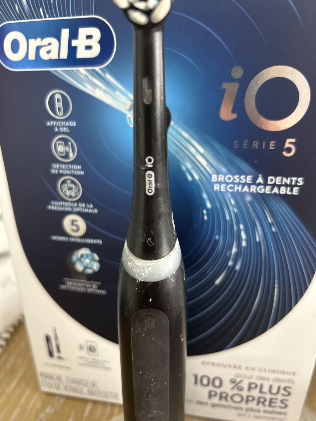 Oral-B Rechargeable Electric Toothbrush, iO5 Customizable Clean, 5 Cleaning Modes, Visual Pressure Sensor to Protect Gums, Travel Case, Black customer photo 1