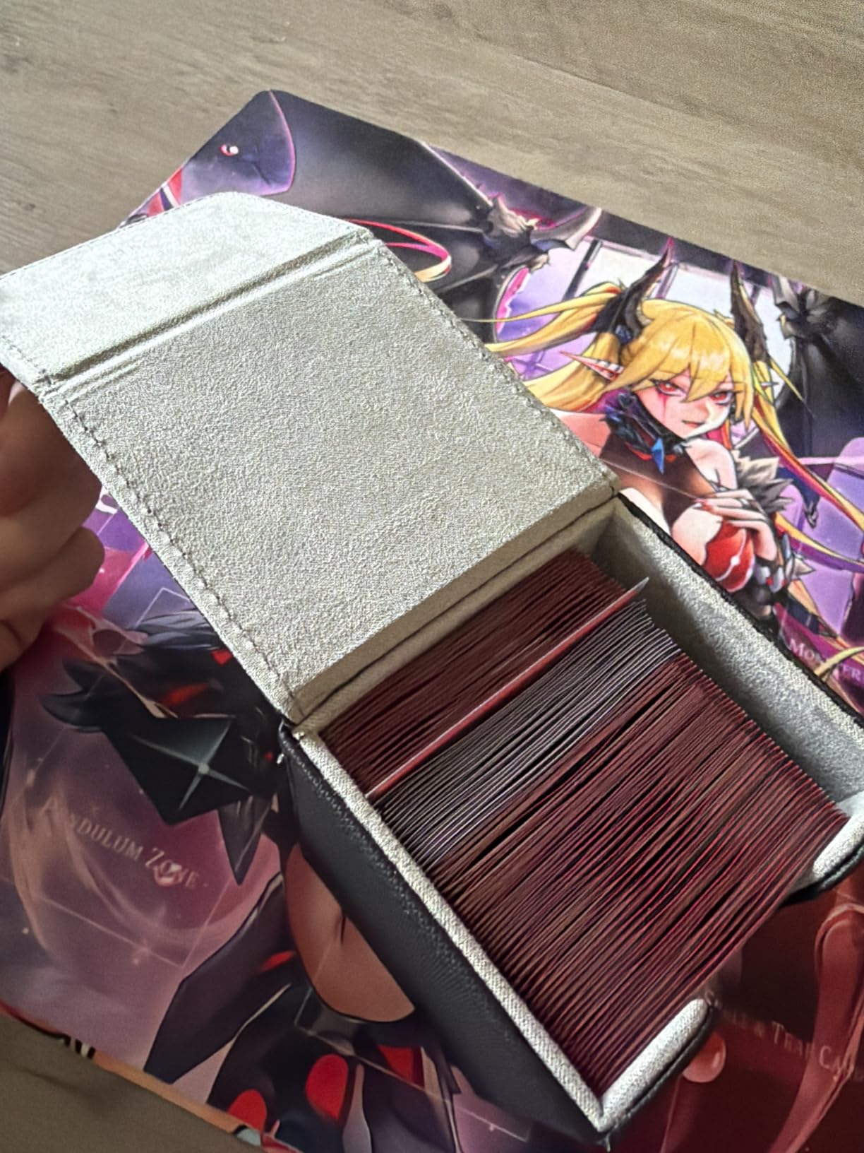 Mlikero Trading Card Storage Box, Bulk Card Storage for 1800+ Sleeved Cards, PU Leather Magnetic Closure customer photo 2
