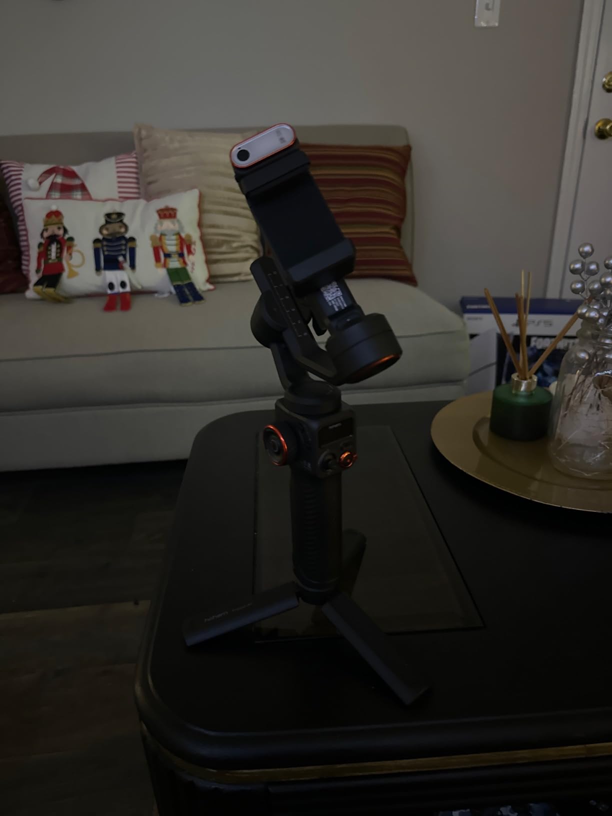 hohem iSteady M6 Kit Gimbal with AI Tracking & Magnetic Fill Light customer photo 2