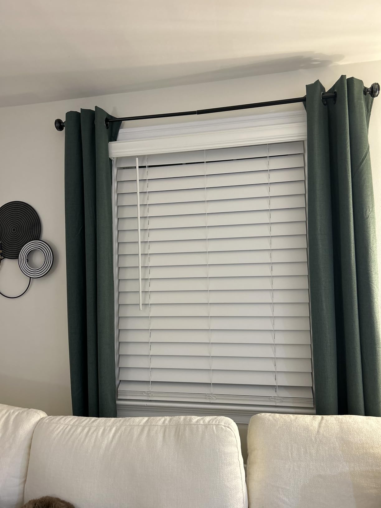 LOTUS & WINDOWARE 2.5-inch Cordless Faux Wood Blind, Plantation Style, 34