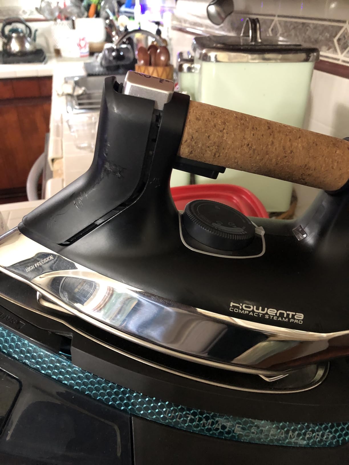 Rowenta, Iron, Ultimate Steam Pro Stainless Steel Soleplate Professional Steam Station for Clothes, 1800 Watts, 1.3L Removable Tank, Boiler Technology, Fast Heat Up, Black Clothes Iron, DG8668 customer photo 1