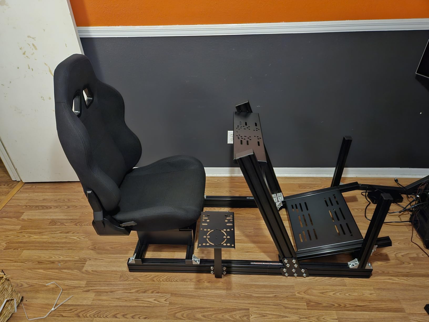 Marada 8040 Aluminum Profile Pro Racing Simulator Cockpit with Black Seat | Unlimited Adjustment, Fit for Thrustmaster/Fanatec/Logitech G29 GPro, Not Include Steering Wheel Pedals Handbrake customer photo 1