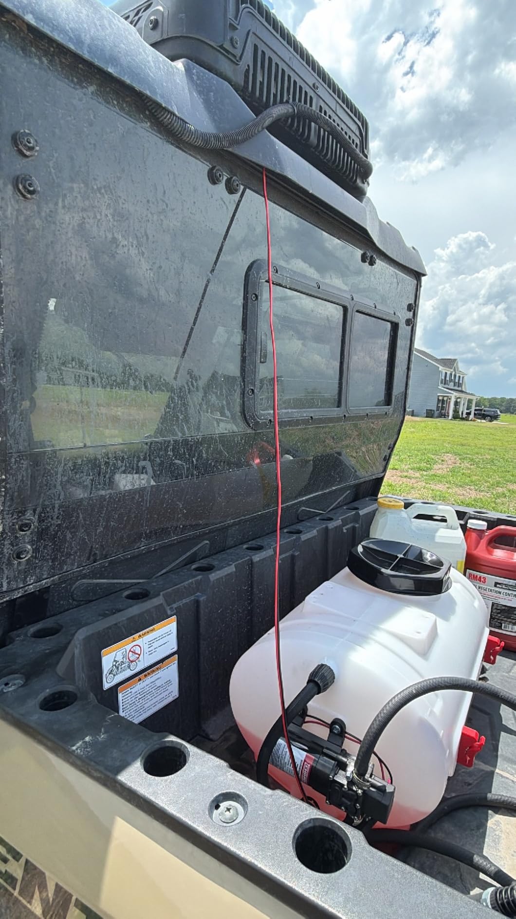 CHAPIN 97084 8-Gallon ATV/UTV Sprayer with 12V Pump & 15-Ft Hose customer photo 2