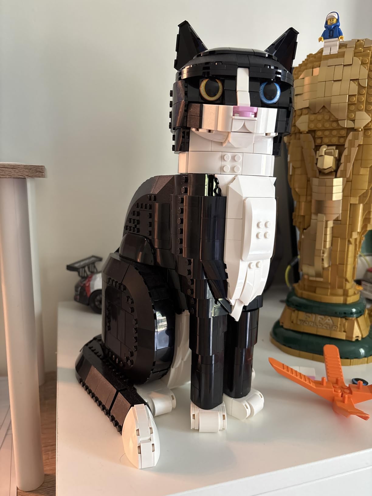 LEGO Ideas Tuxedo Cat - Building Sets for Adults, Ages 18+ - DIY Crafts Kit for Home Decor, Living Room or Bedroom - Gift for Animal Lovers - 21349 customer photo 1