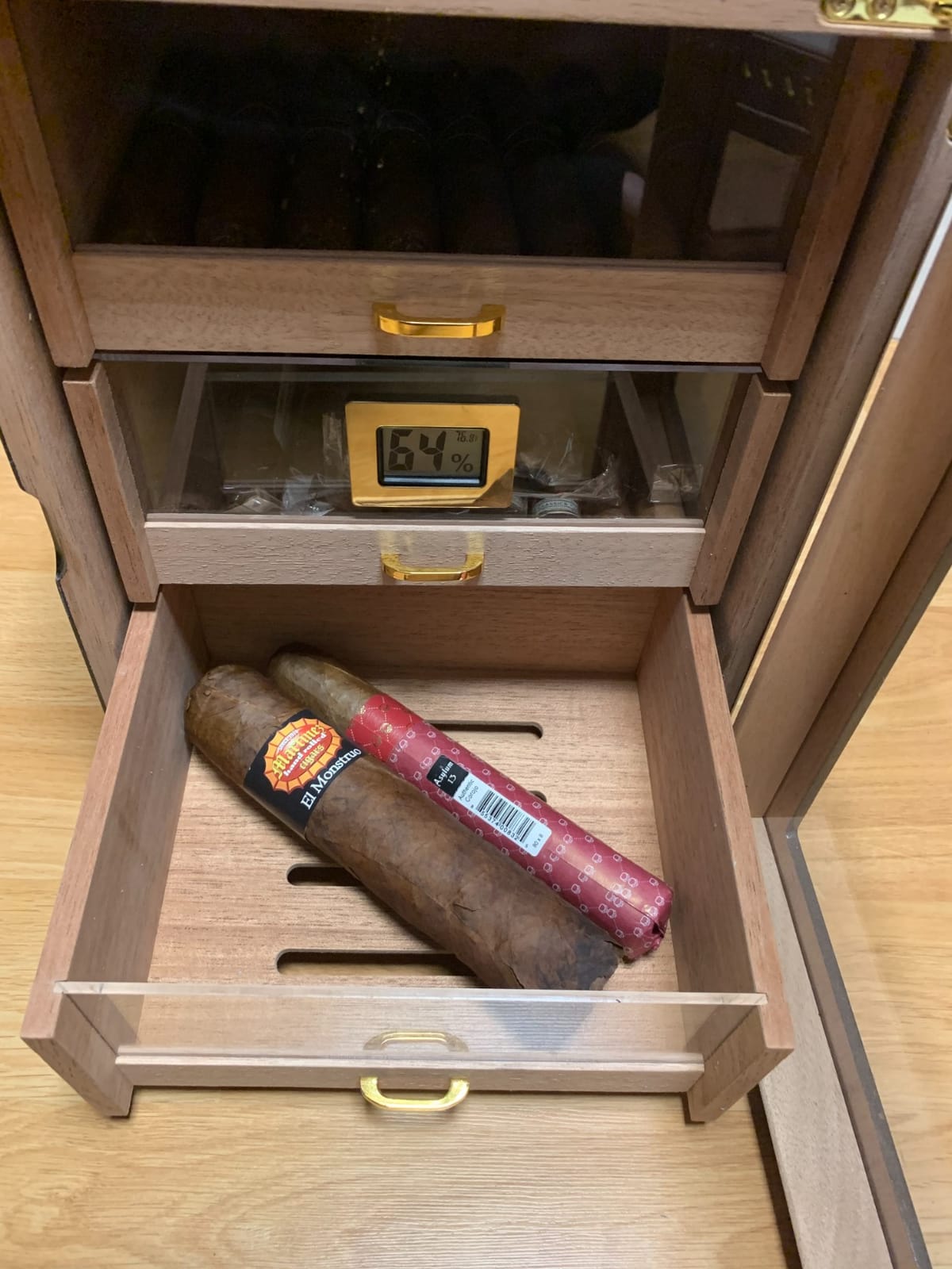 Woodronic Cigar Humidor Cabinet, Desktop Humidor with LED Light and Lock | 4 Spanish Cedar Drawers, Digital Hygrometer, Humidifier, Accessory Drawer, Large Cigar Cabinet Holds 250 Cigars Gift for Men customer photo 1