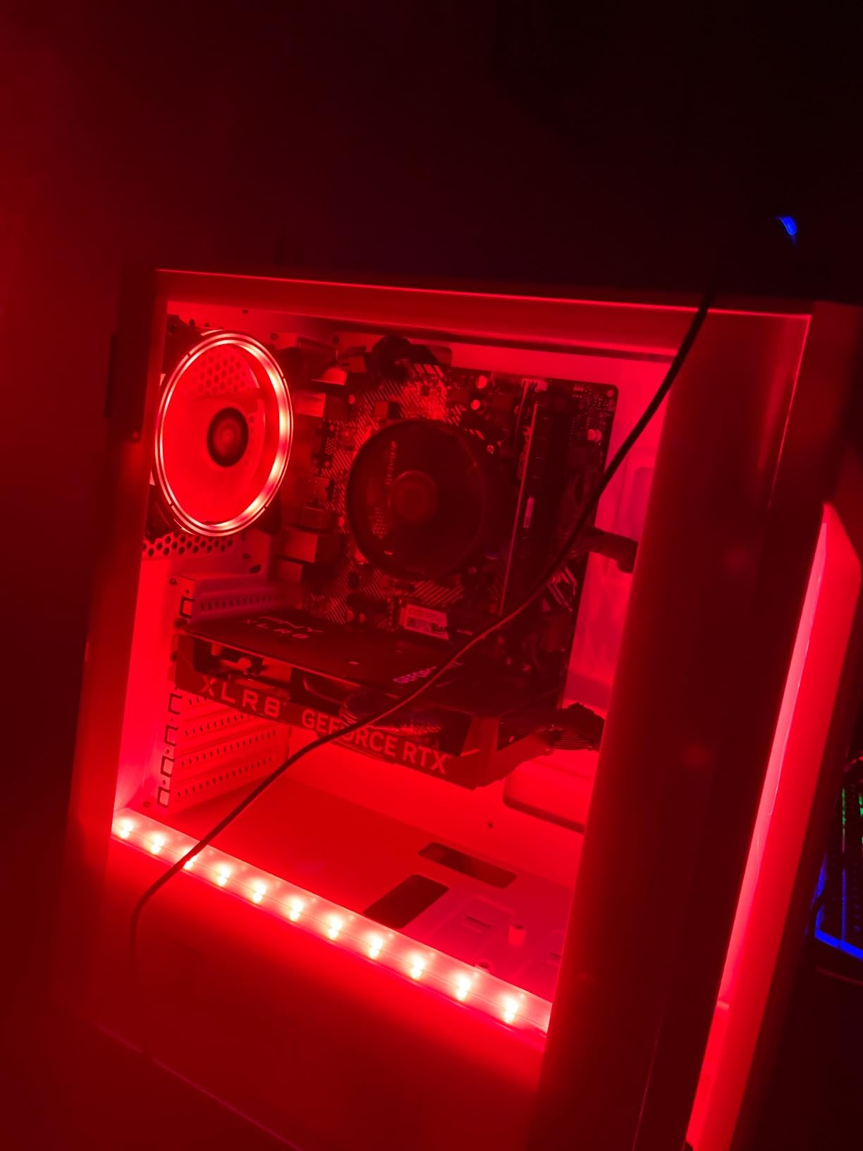 VIPRTECH Rebel 4.0 Gaming PC, Ryzen 7, RTX 4060 8GB, 16GB/1TB Arctic White | AMD Ryzen 7 (4.4Ghz Turbo), RTX 4060 8GB, 16GB DDR4 RAM, 1TB SSD, VR-Ready customer photo 1