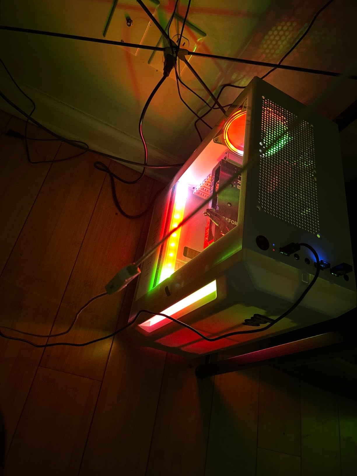 VIPRTECH Rebel 4.0 Gaming PC, Ryzen 7, RTX 4060 8GB, 16GB/1TB Arctic White | AMD Ryzen 7 (4.4Ghz Turbo), RTX 4060 8GB, 16GB DDR4 RAM, 1TB SSD, VR-Ready customer photo 2
