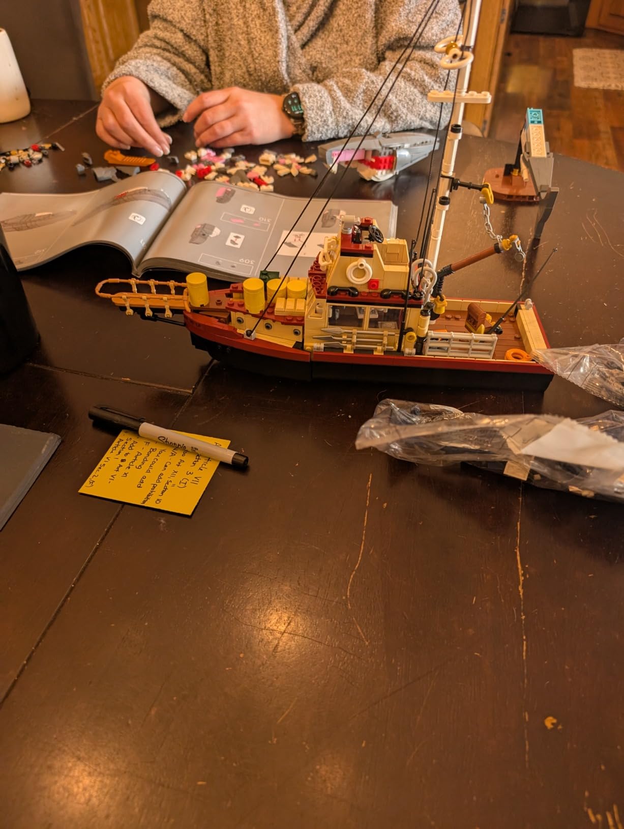 LEGO Ideas Jaws Set - Diorama Kit for Fans of the Classic Movie - Shark Toy - Movie Memorabilia Gift for Adults - Includes Orca Boat and Chief Brody, Hooper and Quint Minifigures - 21350 customer photo 2