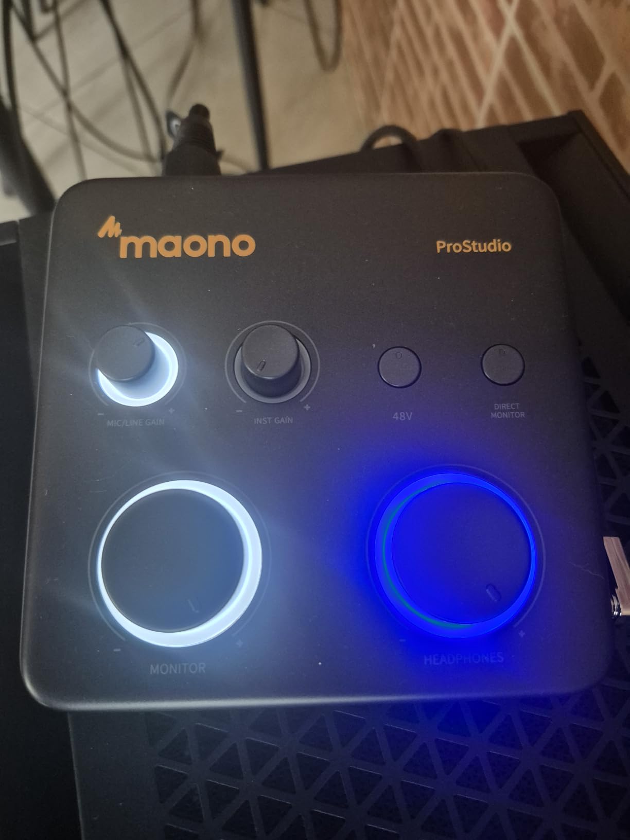 MAONO PS22 Lite USB Audio Interface for PC for Guitar & Vocals Streaming | Low-noise preamp, 24-bit/192kHz, loopback, ASIO driver, routing software, for home studio, DAW recording, OBS, creators customer photo 1