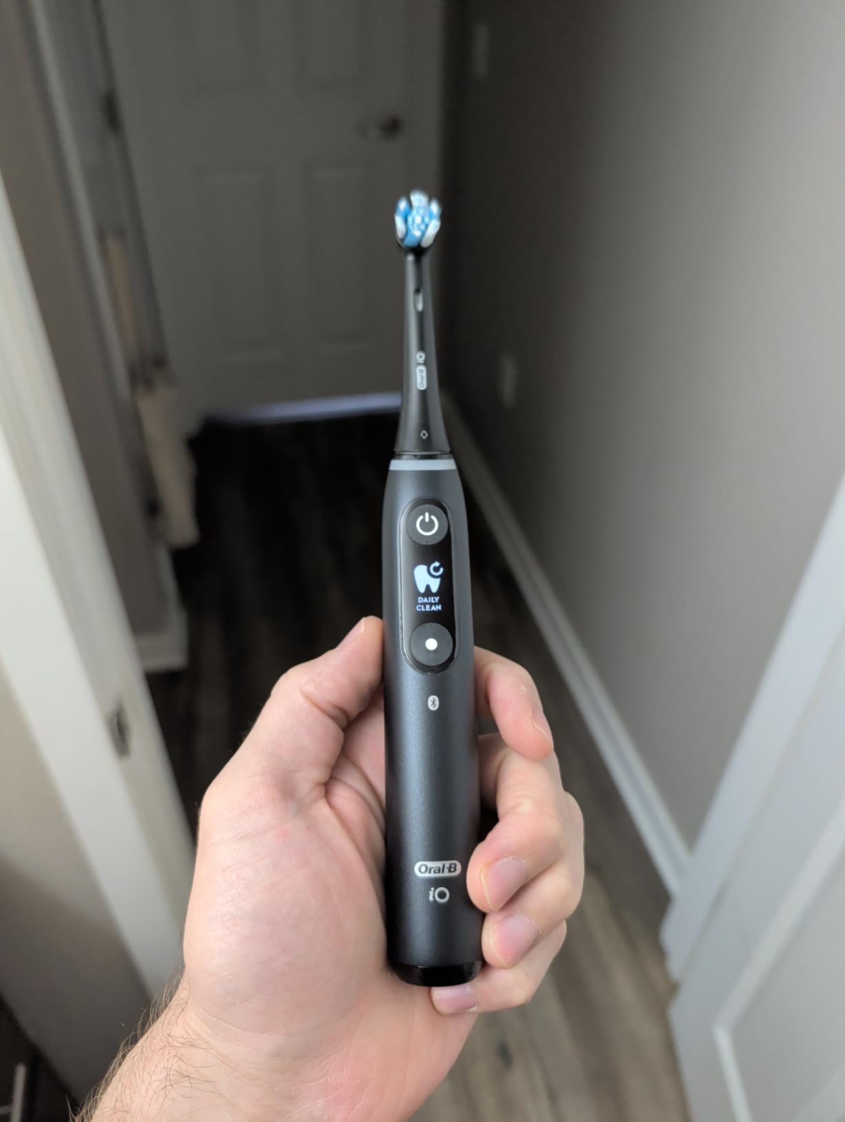 Oral-B iO Deep Clean + Protect Rechargeable Electric Toothbrush, Black, iO Series 7, 2 Replacement Brush Heads, Charging Travel Case customer photo 1