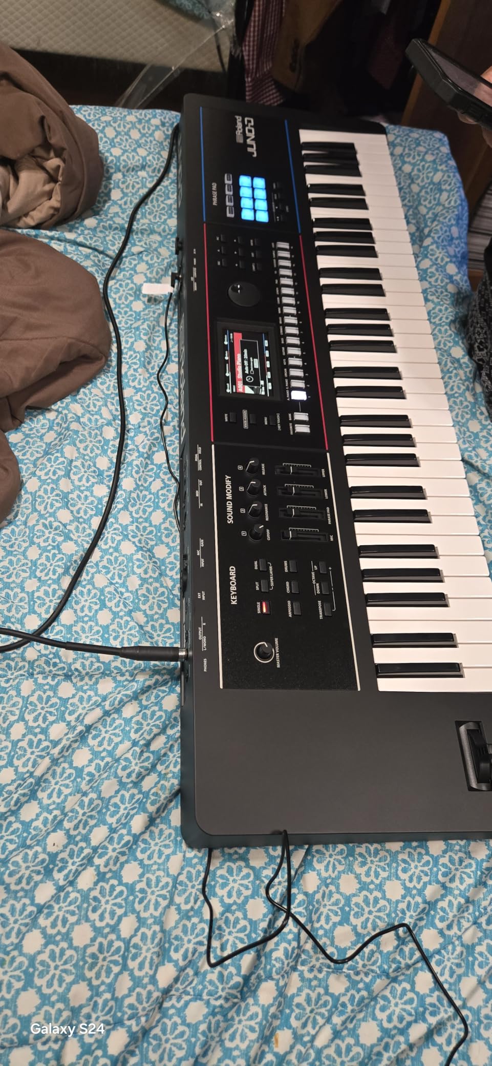 Roland JUNO-D6 Synthesizer | 61-Note Keyboard with Synth Action | ZEN-Core Engine with Over 3800 Onboard Sounds customer photo 1