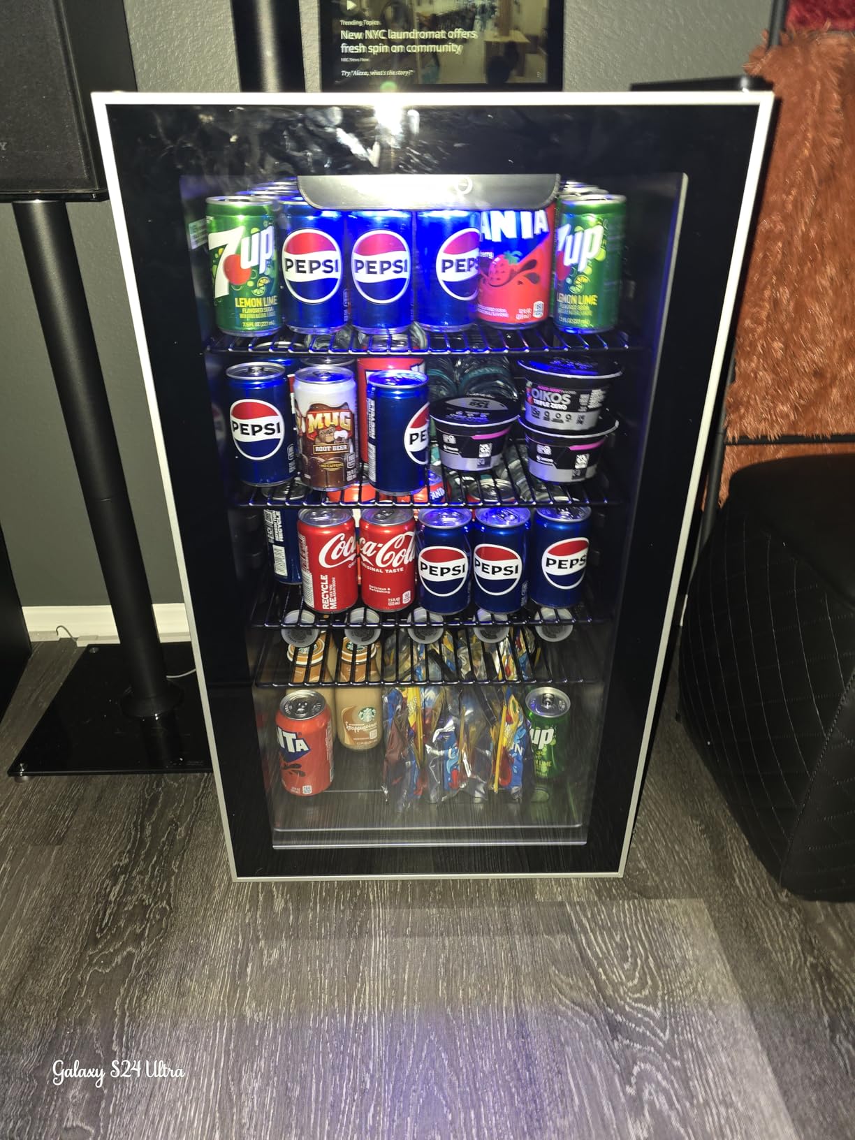 Electactic 50 Cans Beverage Refrigerator Cooler, 1.3 Cu.ft Mini Fridge Countertop Drink Cooler with Glass Door customer photo 1