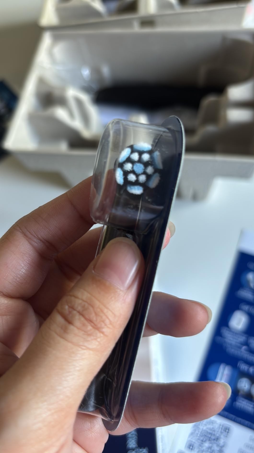 Oral-B iO Series 2 Limited Simple Clean Rechargeable Electric Toothbrush for Adults, Night Black, 3 Modes, Automatic Pressure Sensor for Gum Care, Travel Case customer photo 2
