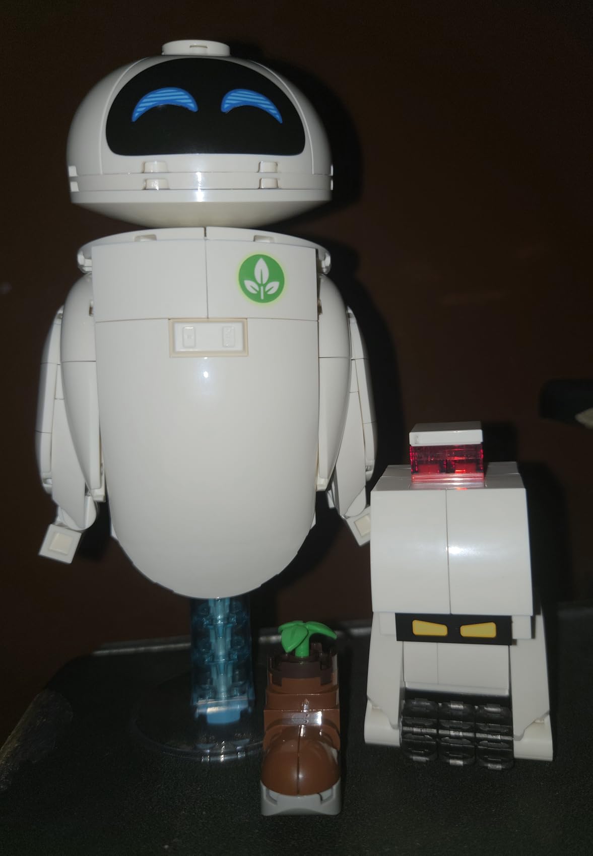 LEGO Disney & Pixar Wall-E & EVE Building Set for Adults, Ages 18+ - Home Office, Book Shelf, or Room Decor for Disney Fans - Gift Ideas for Men & Women - 43279 customer photo 2