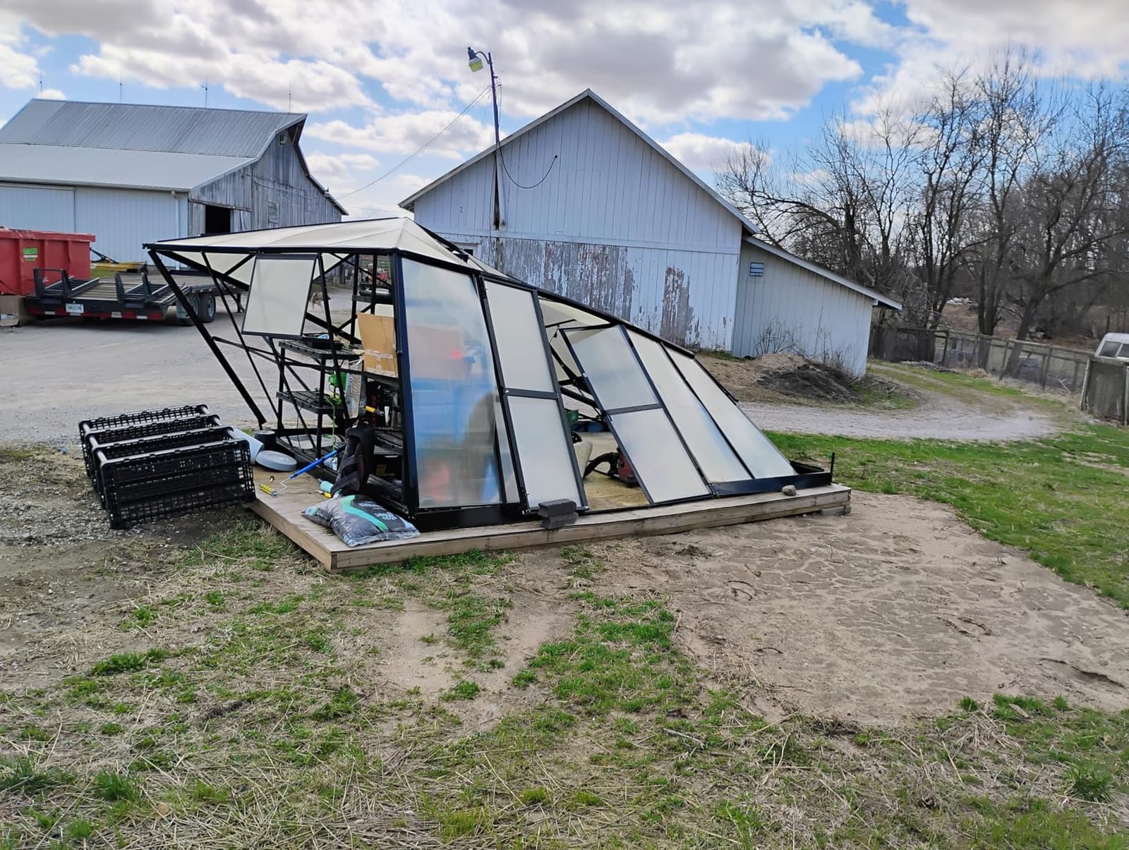 HOWE 16x12x9.5 FT Polycarbonate Greenhouse for Outdoors, Pavilion Style | Aluminum Greenhouse with 4 Vents & Lockable Double Doors, 6 FT Wall Height, Walk-in Sunroom, Ideal for Garden & Patio Use customer photo 2